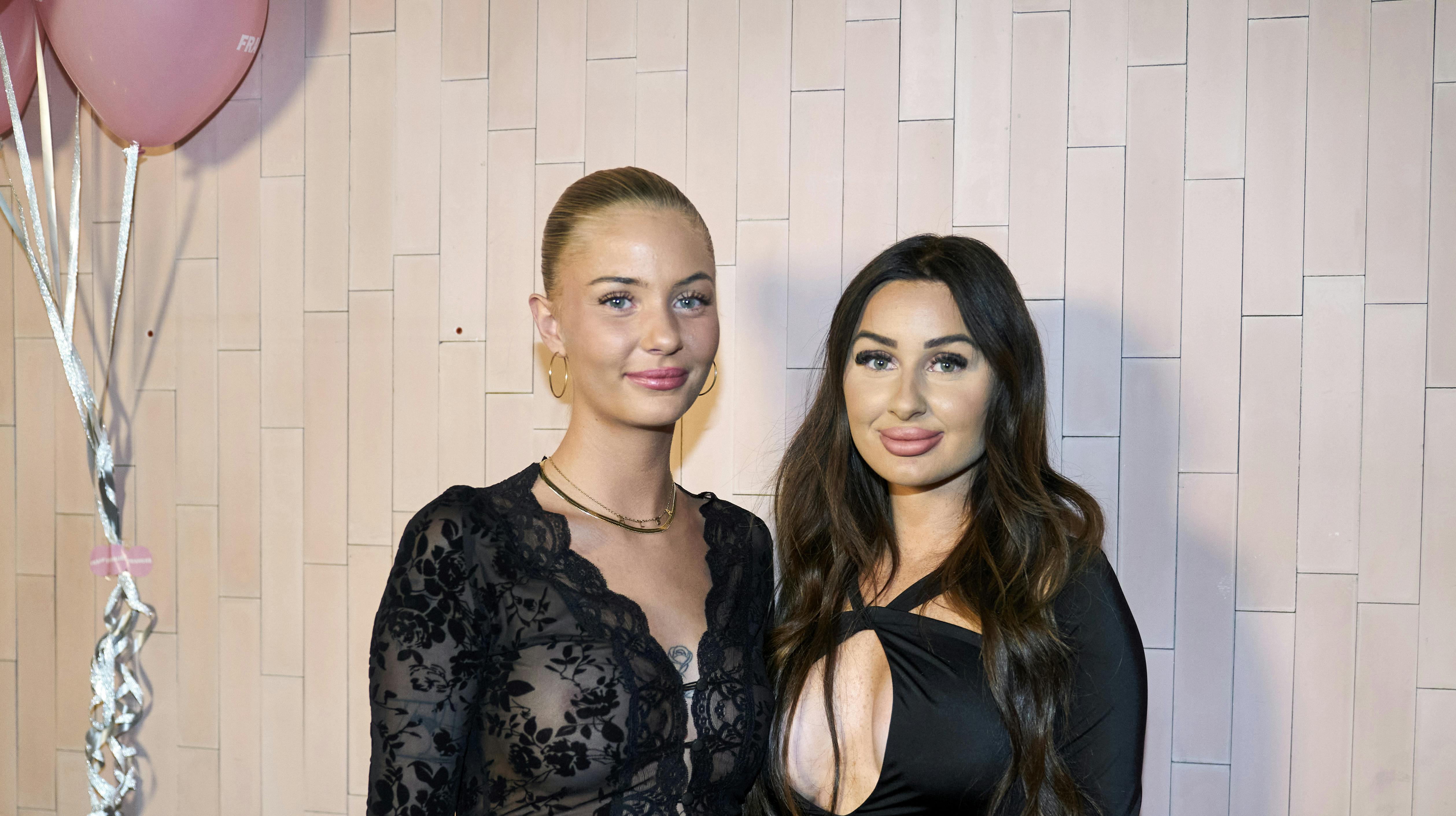 Vivi Bach vandt den 19 sæson af "Paradise Hotel" sammen med Lucas Burchardt, men valgte at dele pengene sammen med Sarah Dohn. 