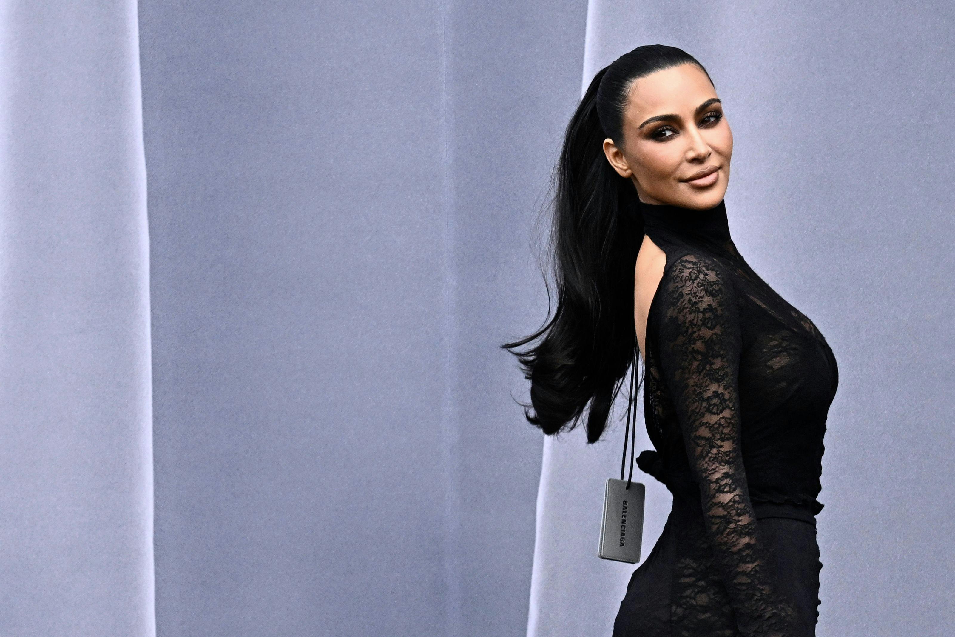 Kim Kardashian er muligvis ved at starte en noget mærkværdig trend. 