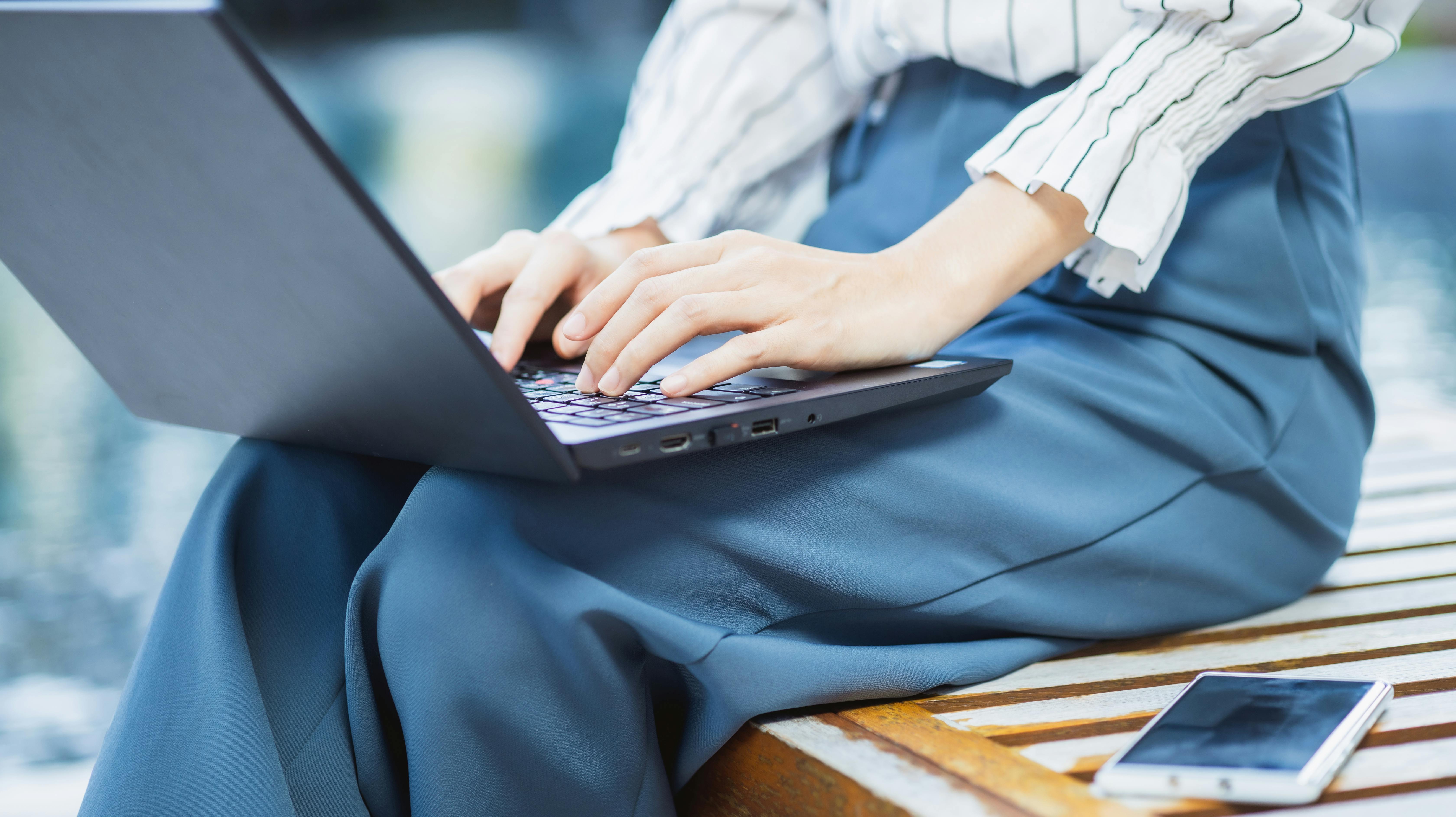 Mange føler, at alt for meget af deres liv ser sådan ud: arbejde, arbejde, arbejde. Det vil Københavns Kommune nu gøre noget ved over for deres ansatte.