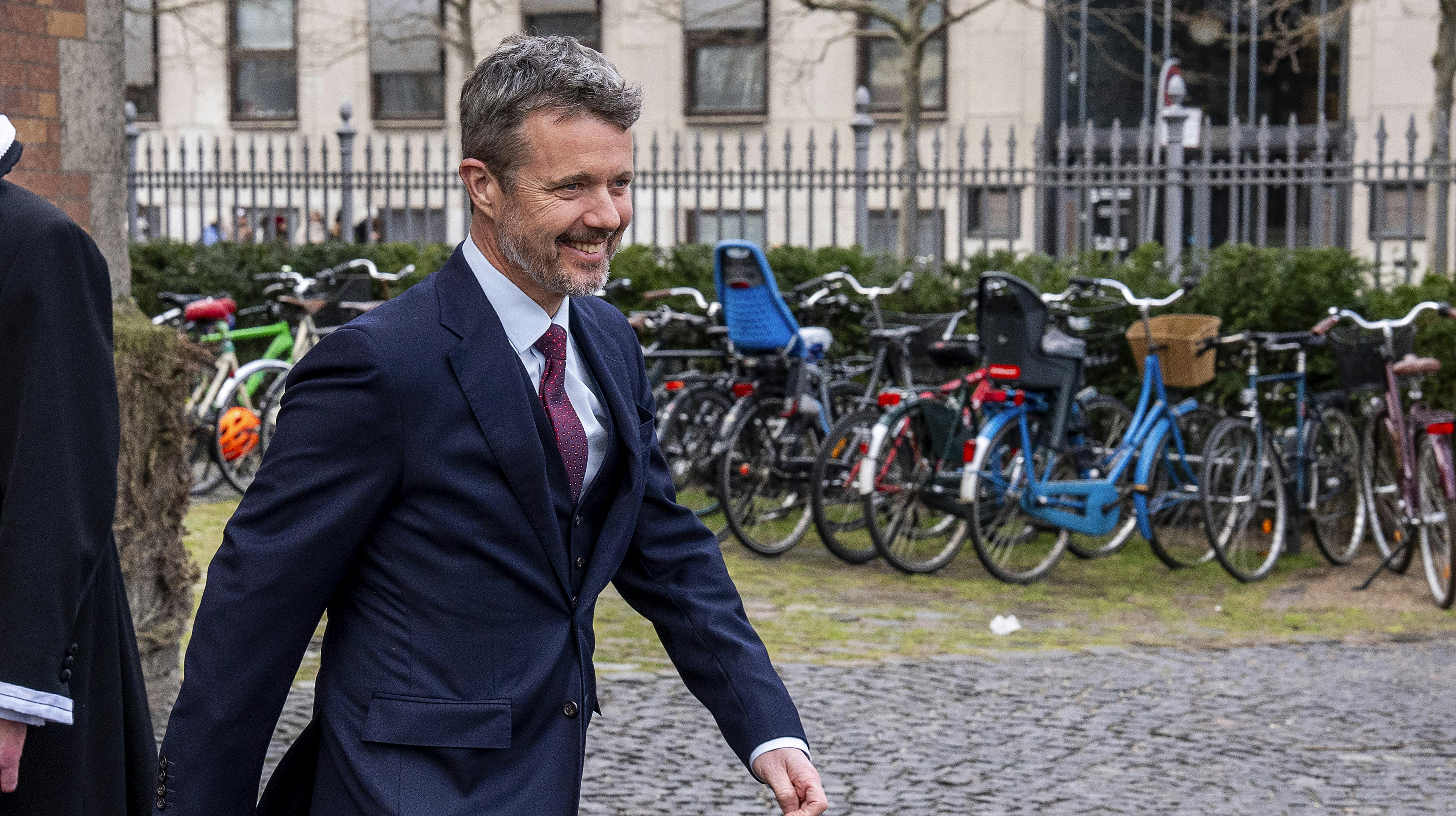 Kong Frederik skulle angiveligt have været på privat visit i Madrid. 