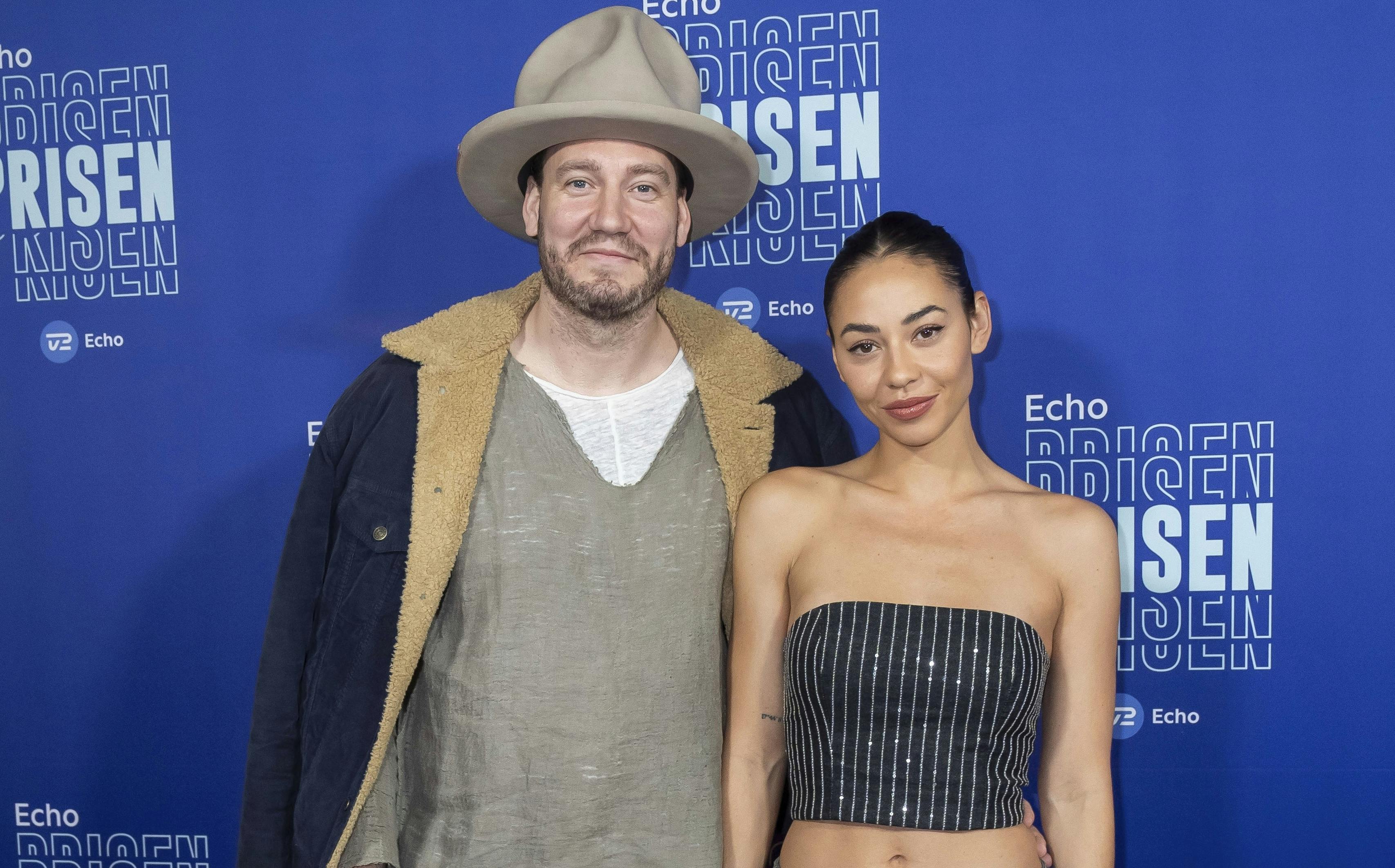 Nicklas Bendtner, Sus Wilkins