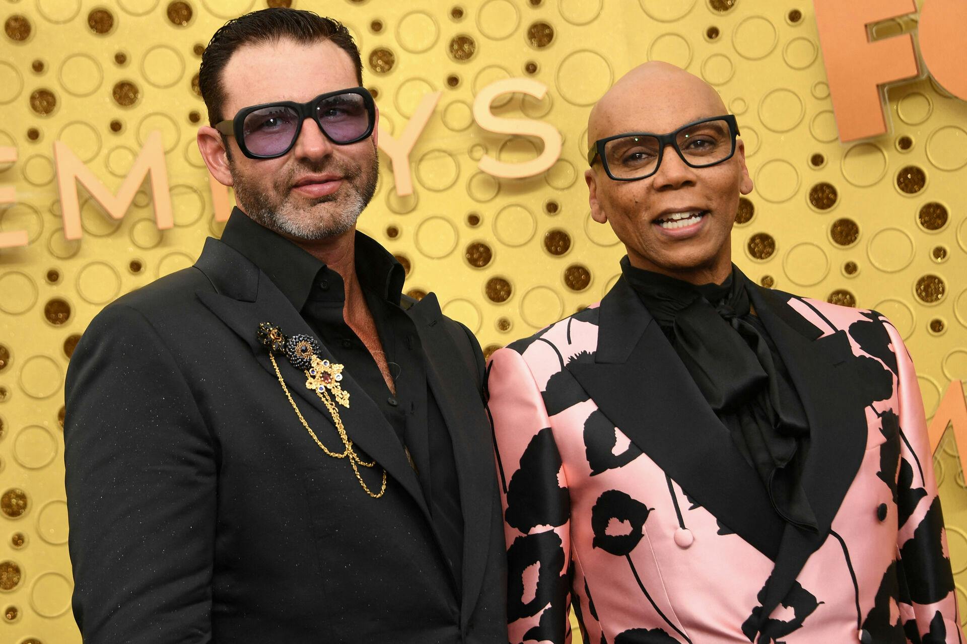 Georges LeBar og RuPaul til Emmy Awards i 2019. Georges er skuespiller, mens RuPaul bliver ved med at udvide sit tv-koncept med konkurrencer for dragqueens.