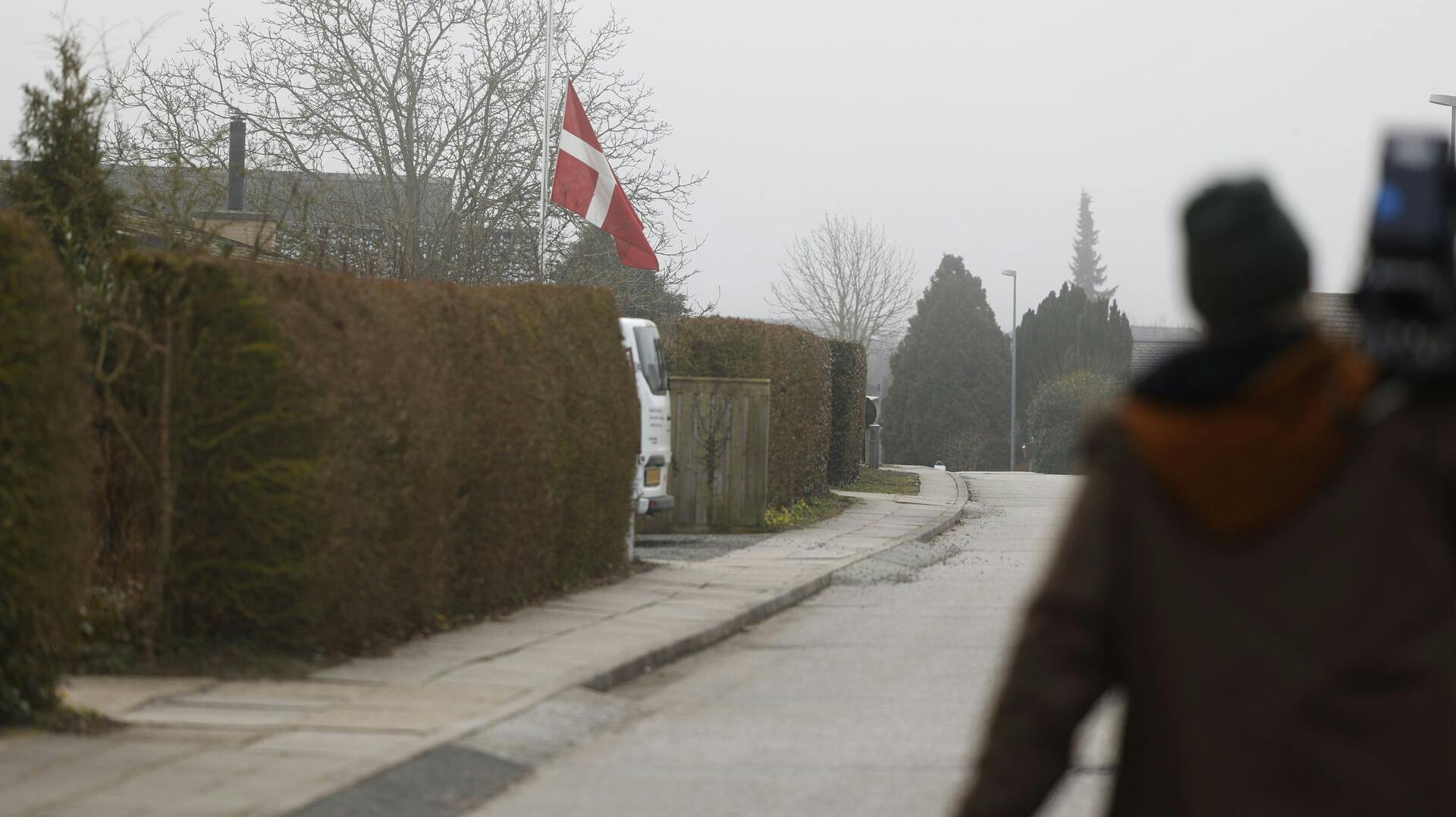 Østjyllands Politis teknikere arbejder på Guldregnvej i Randers fredag den 8. marts 2024. En mand døde kort efter, at han torsdag aften blev ramt af knivstik i det nordøstlige Randers, oplyser Østjyllands Politi.