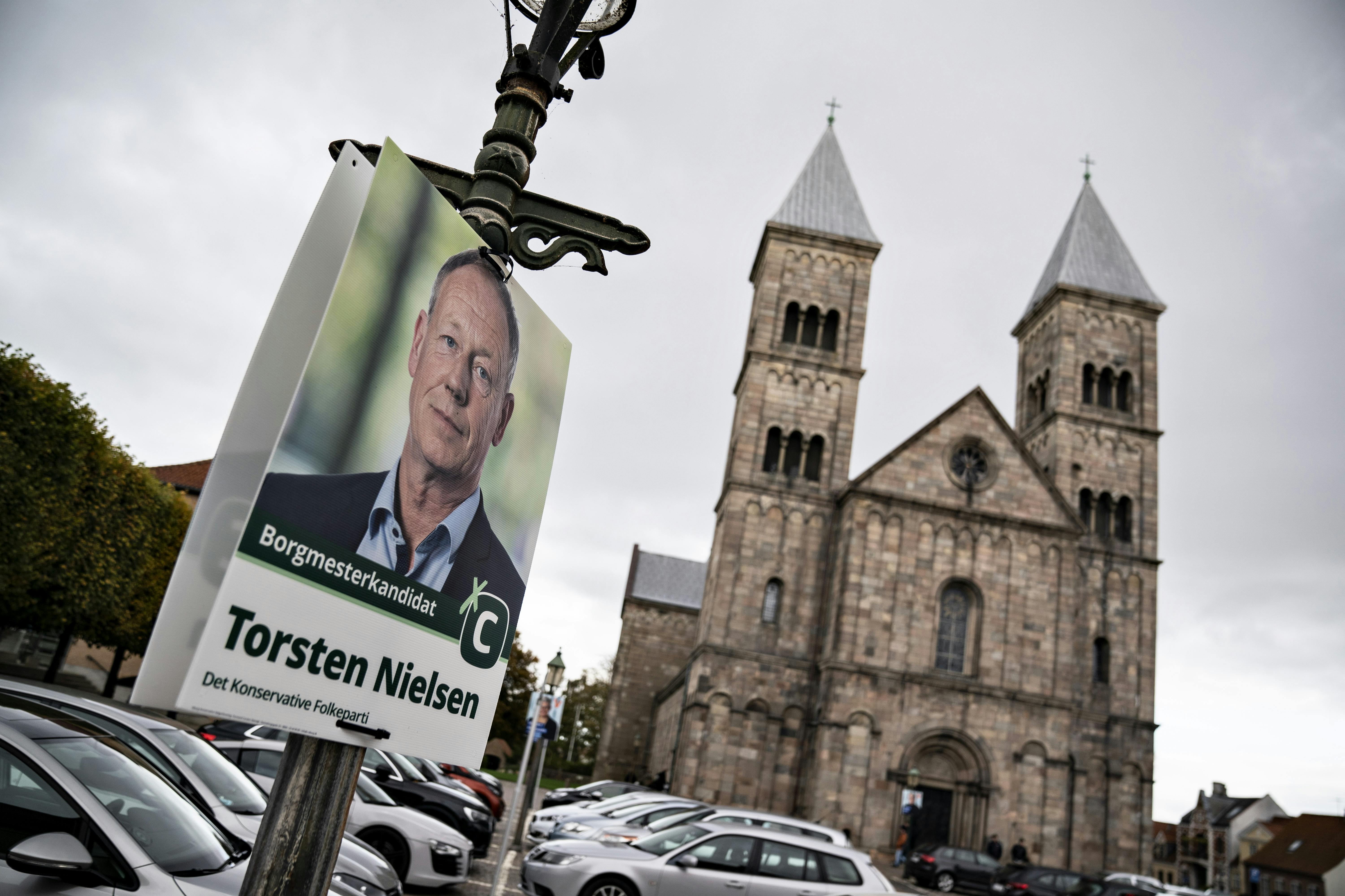 Torsten Nielsen efterfulgte Pape som konservativ borgmester, da sidstnævnte forlod kommunalpolitik til fordel for en hverdag på Christiansborg.