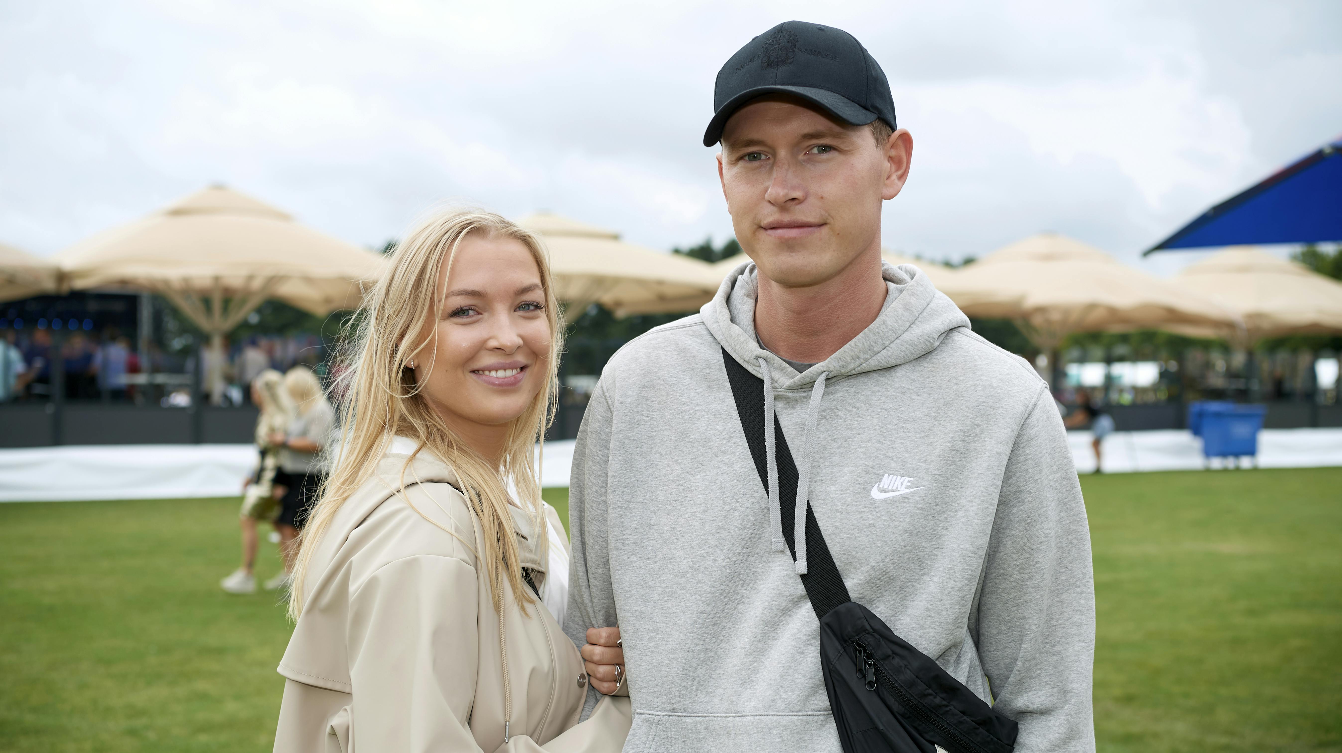 Jonas og Louise stod frem som par i 2021.