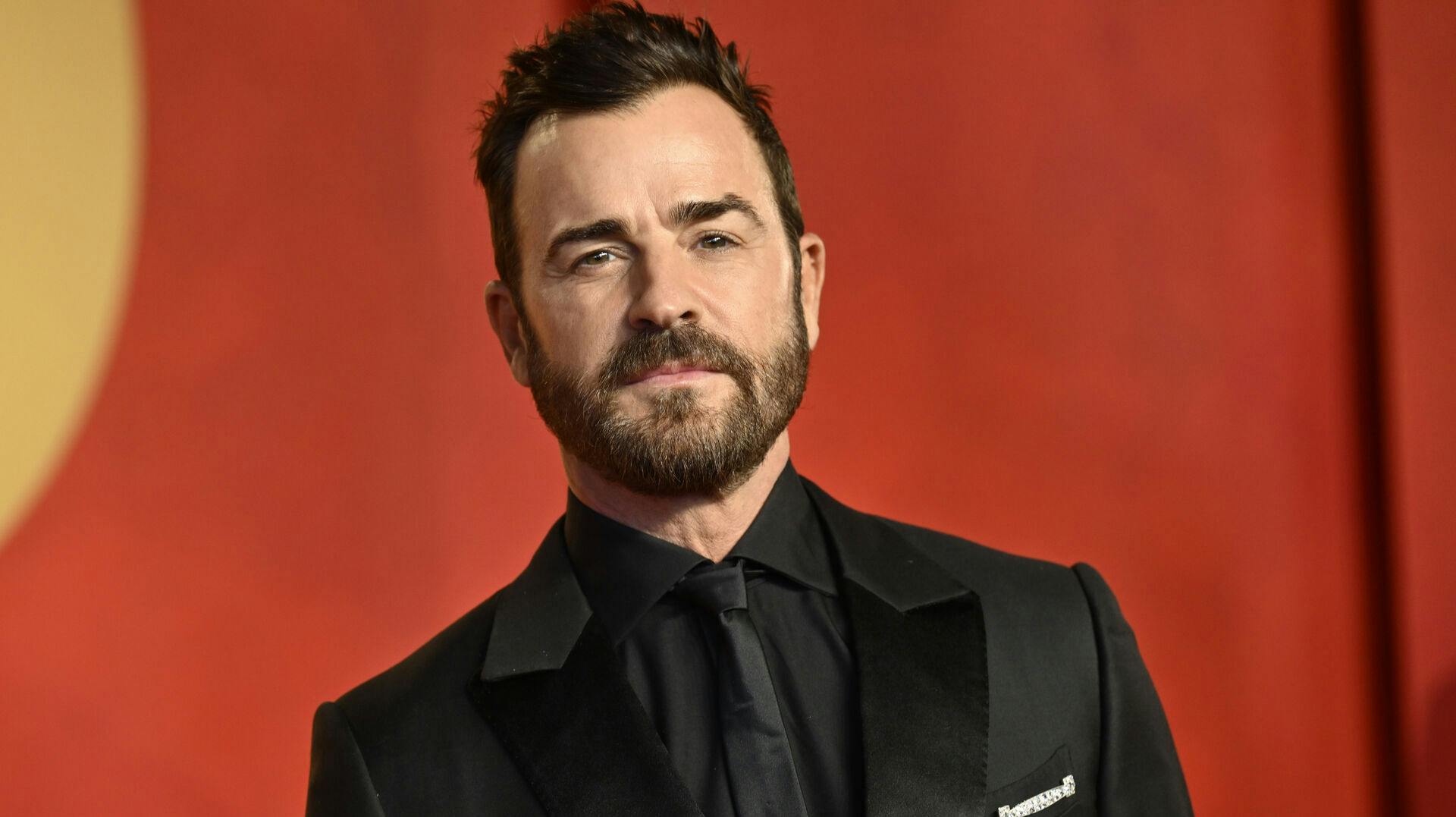 Justin Theroux havde en helt særlig date med til nattens Vanity Fair Oscar Party.