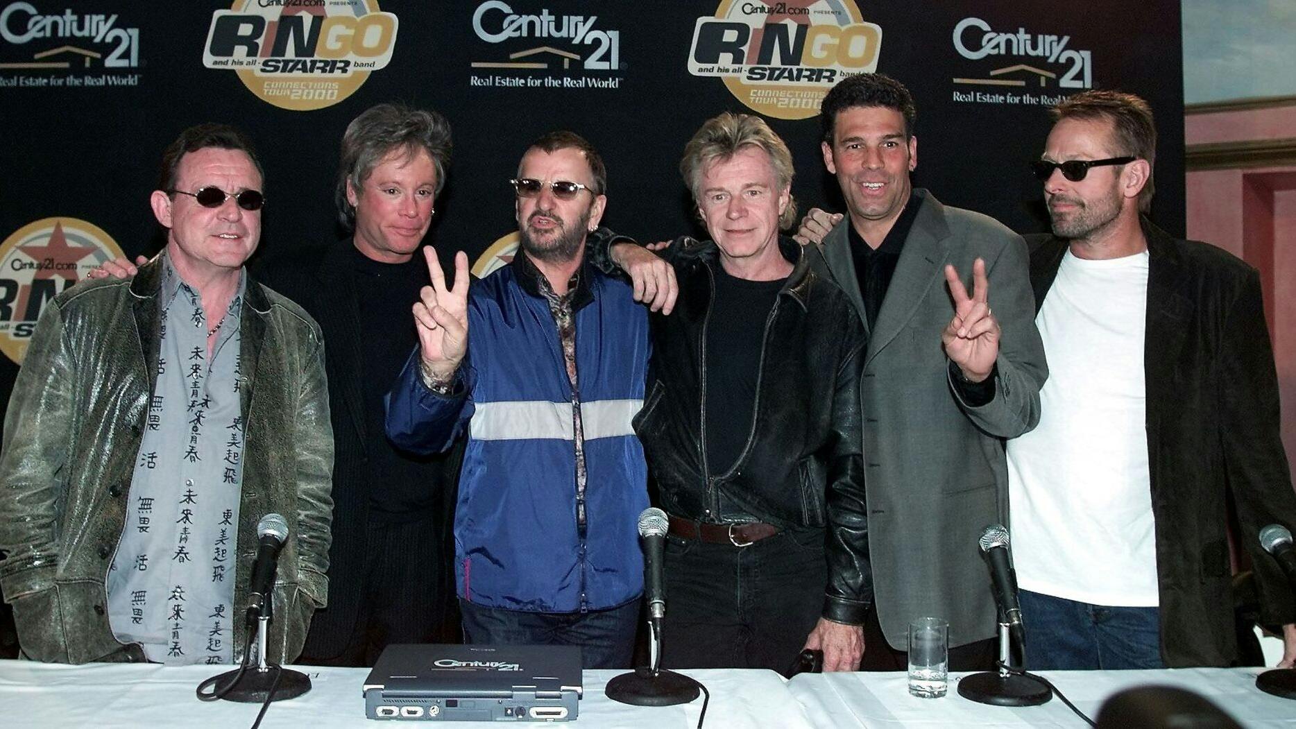 Eric Carmen (nummer 2 fra venstre, red.) var også medlem af Ringo Stars "All-Starr Band".