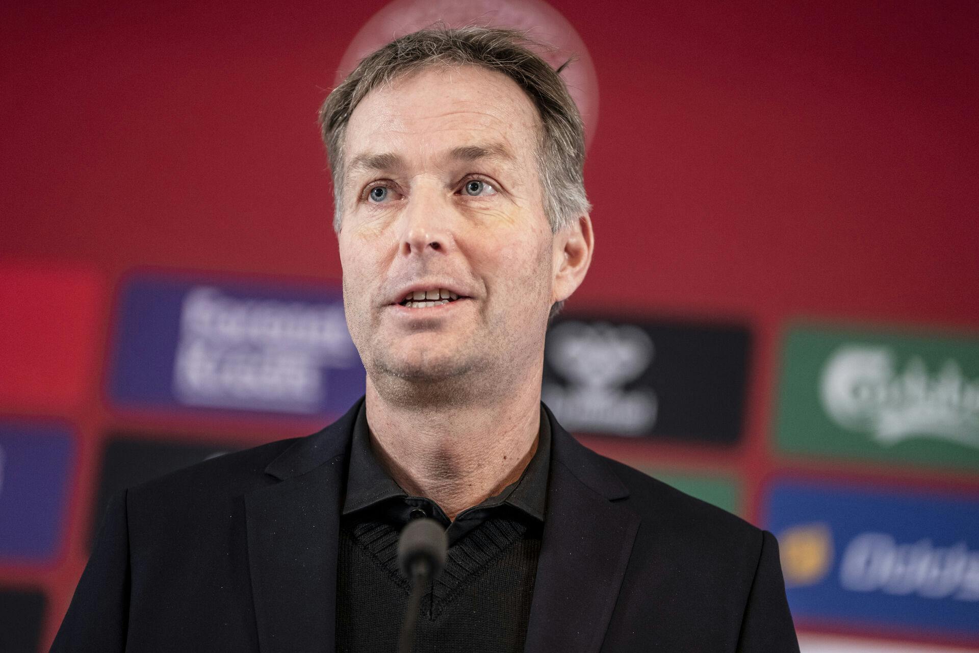 Landstræner Kasper Hjulmand medgiver, at det på den lange bane kan være problematisk, at Christian Eriksen ikke spiller meget i Manchester United. Men for nu er han ikke bekymret for den danske stjerne.