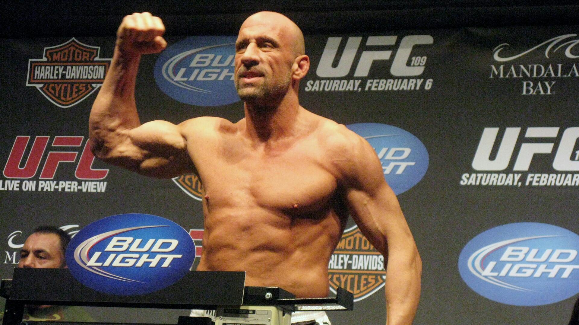 Sådan så UFC Hall of Famer Mark Coleman ud, da han i 2010 var i sit livs form. Nu kæmper han for livet på hospitalet, efter han reddede begge sine forældre ud af et brændende hus.