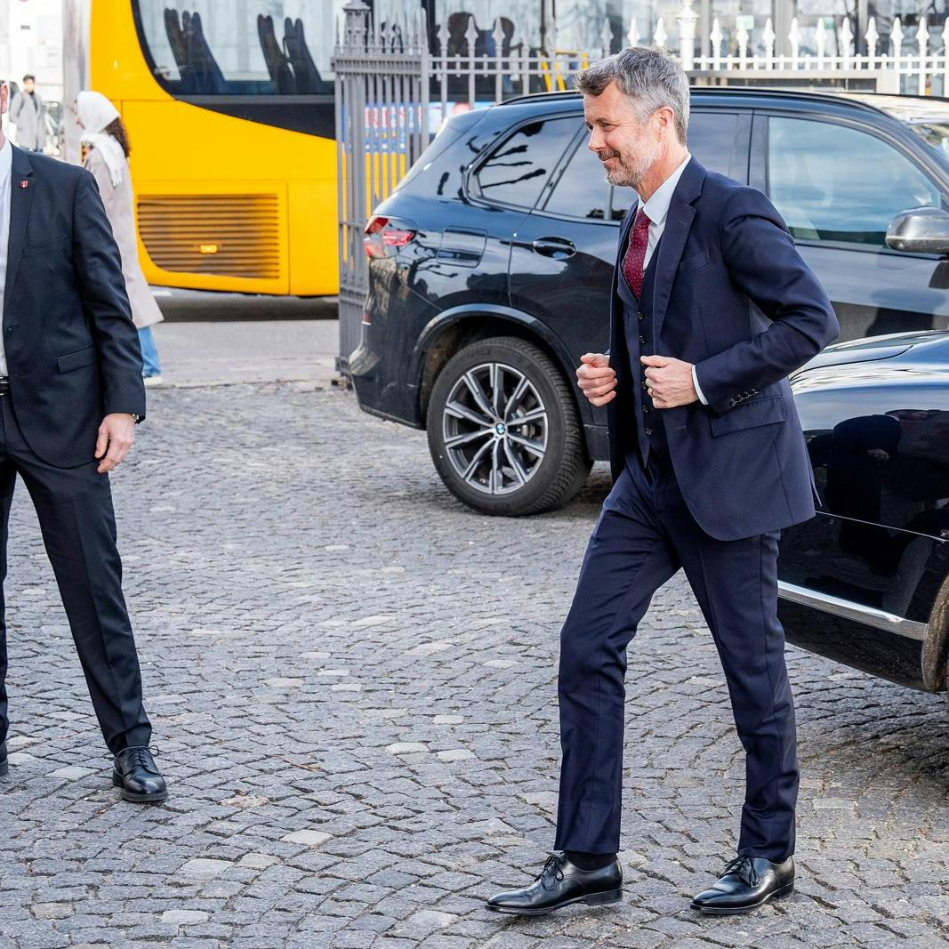 Kong Frederik, 55, har konsekvent nægtet at tale med pressen, efter at Casanova-sagen eksploderede.