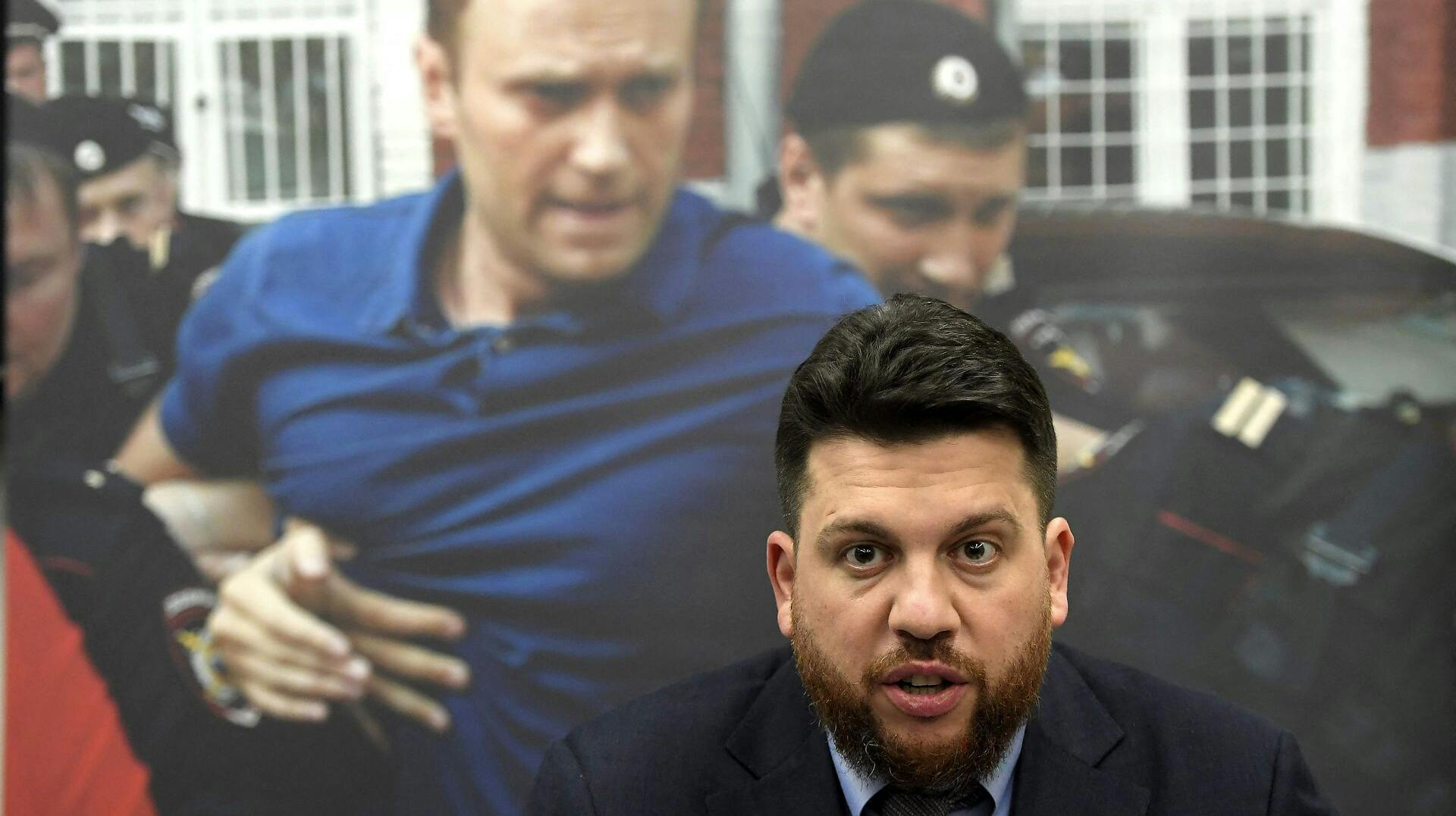 Selvom Leonid Volkov bor uden for Rusland, er han ikke i sikkerhed, hvilket hammeroverfaldet med al tydelighed beviser.