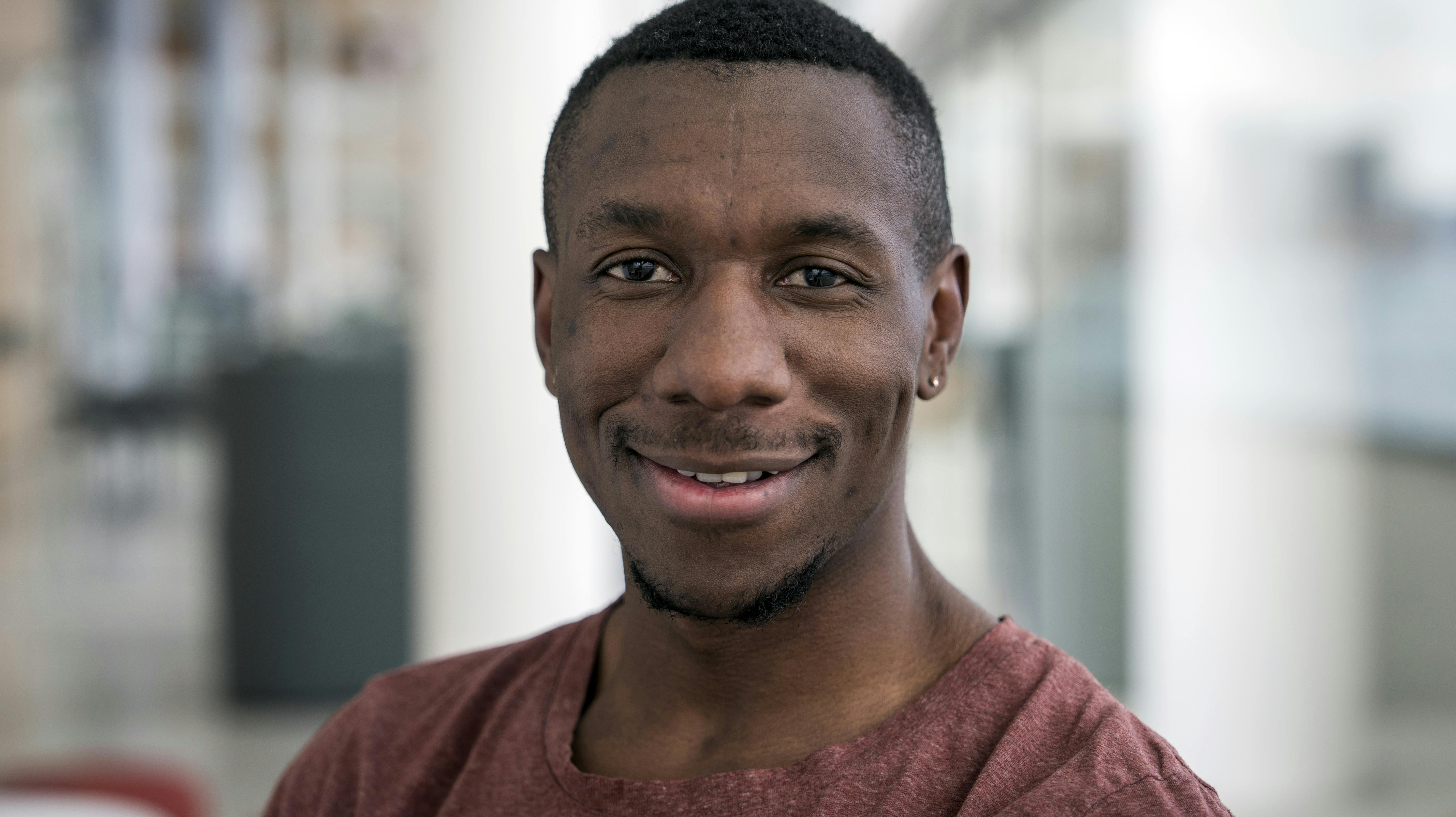 Enock Poulsen taler nu ud om en hård periode i sit liv. 