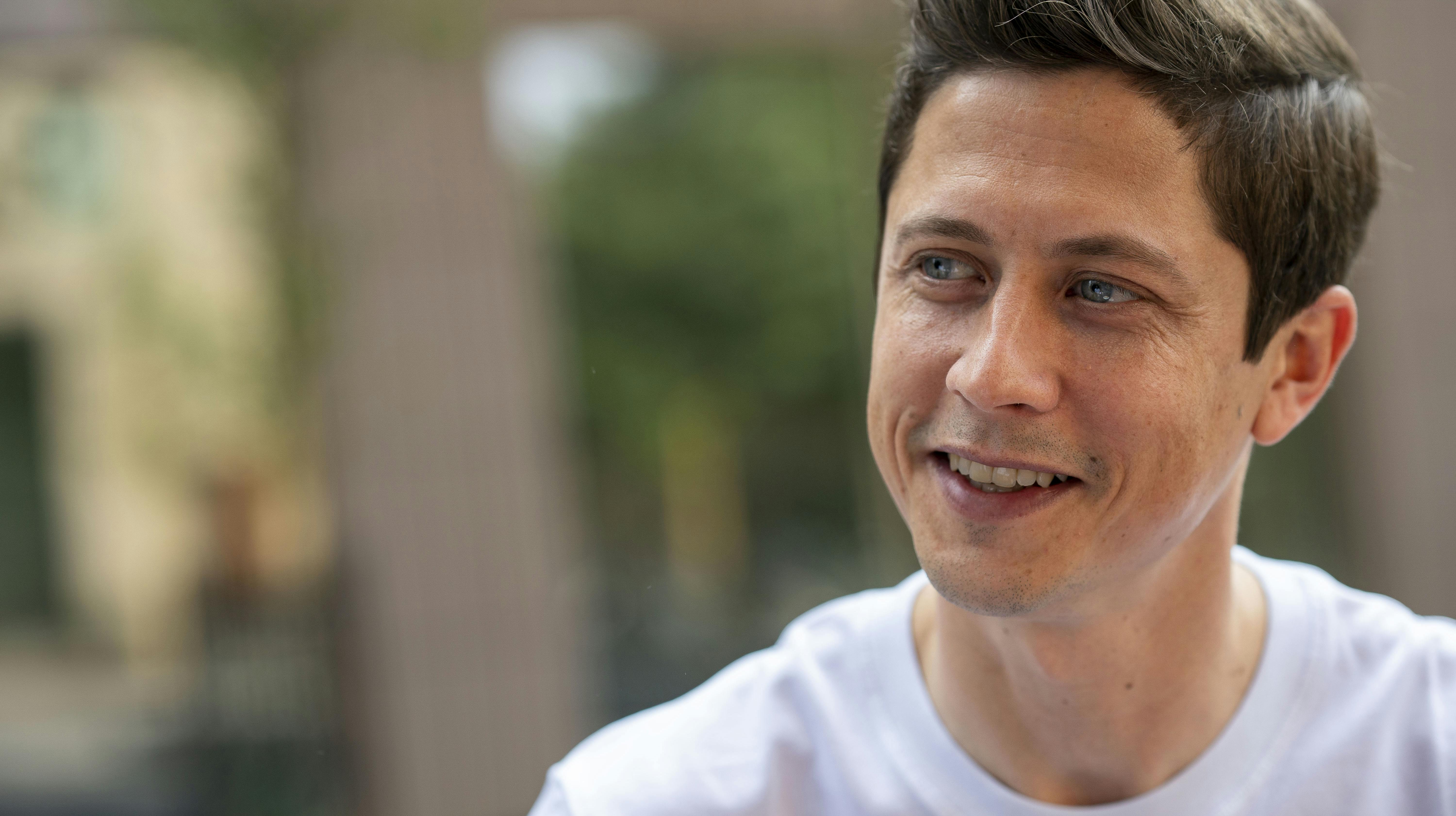 Rasmus Staghøj er tilbage på skærmen igen.