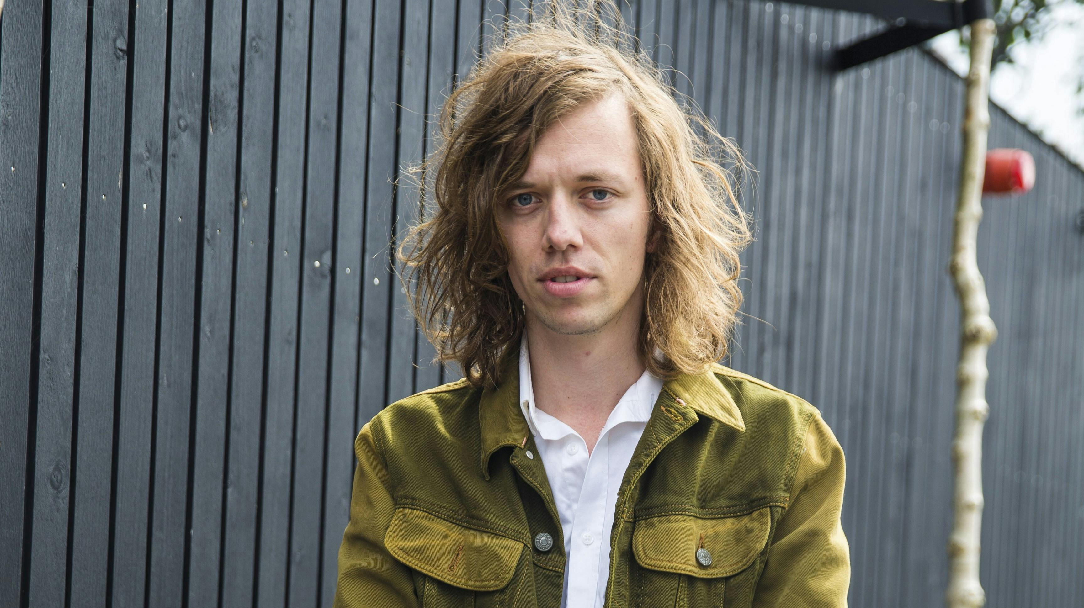 Den tidligere "Ulige Numre"-frontmand Carl Emil Petersen er blevet far for anden gang. Det afslører han på Instagram.