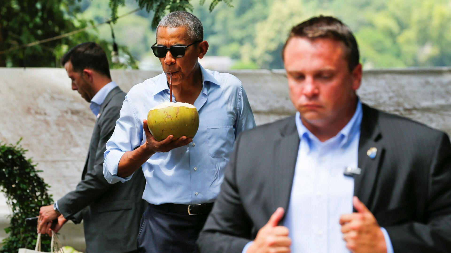 Barack Obama lever i dag godt af at give foredrag og skrive bøger. I dag er han i Danmark.