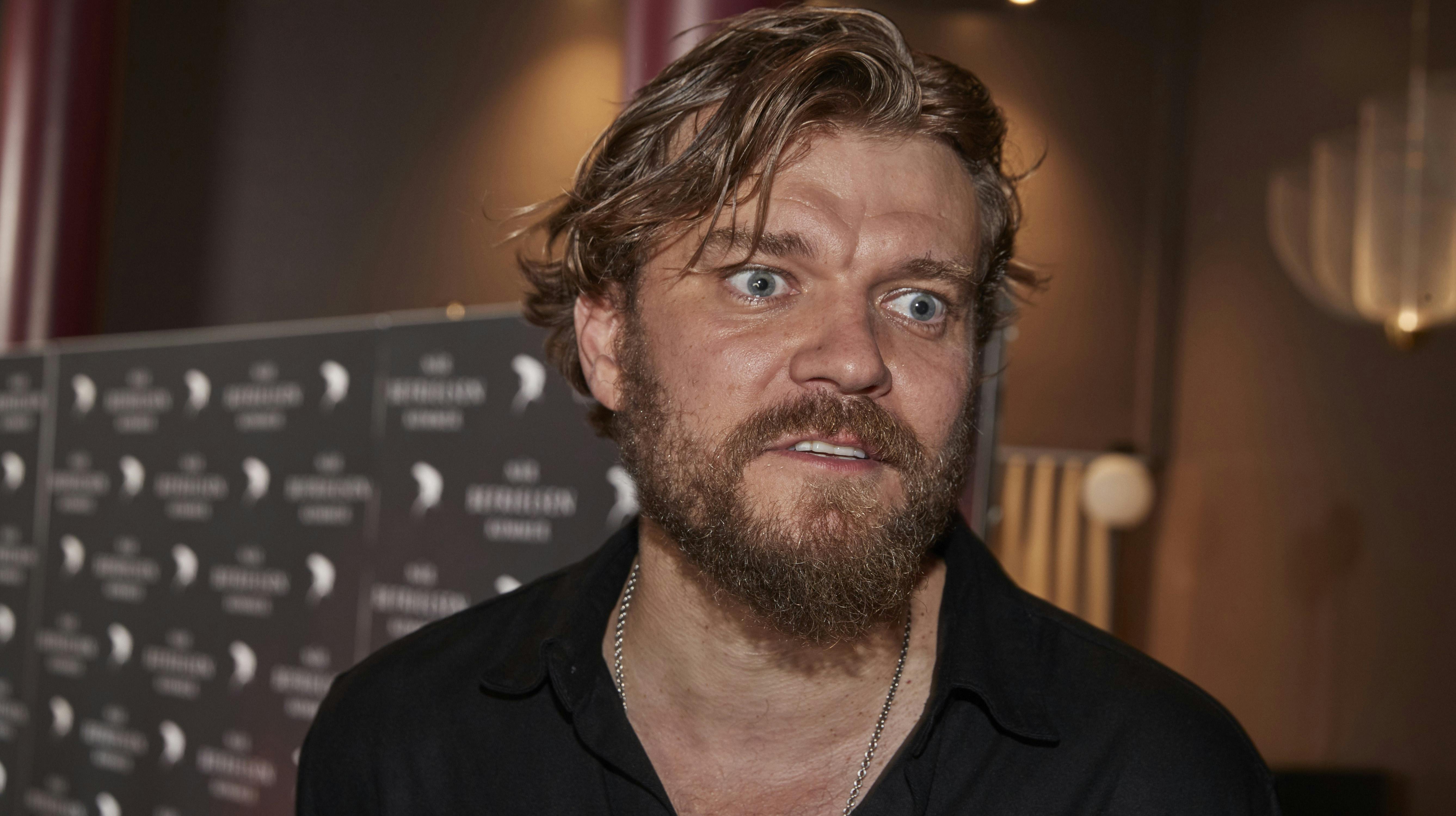 Pilou Asbæk skal være vært ved Danish Gaming Awards.