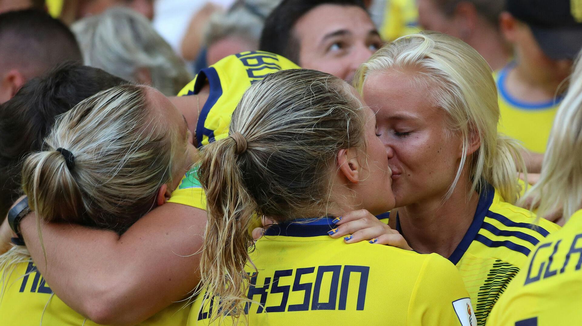 Pernille Harder spiller sammen med sin kæreste Magdalena Eriksson i deres klub Bayern München.