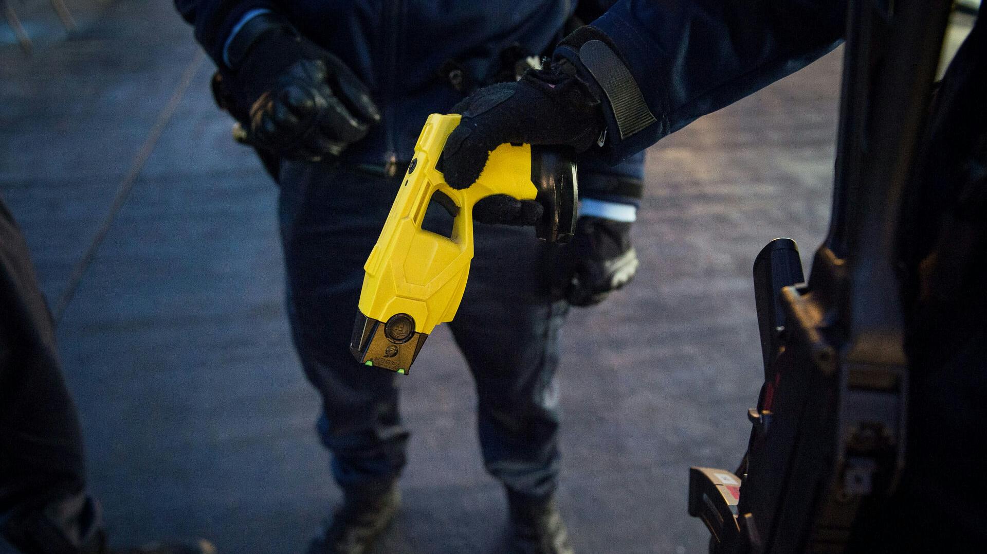 Tre politikredse i Danmark kan de næste to år benytte sig af strømpistoler.