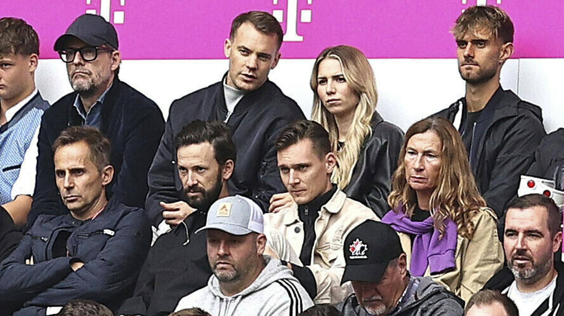 firo: 09/23/2023, football, soccer, 1st Bundesliga, season 2023/2024, 5th matchday, FC Bayern Munich - VfL Bochum, Manuel Neuer, FC Bayern Munich, Bayern, FCB, Munich, girlfriend Anika Bissel Photo by: Marcel Engelbrecht/picture-alliance/dpa/AP Images