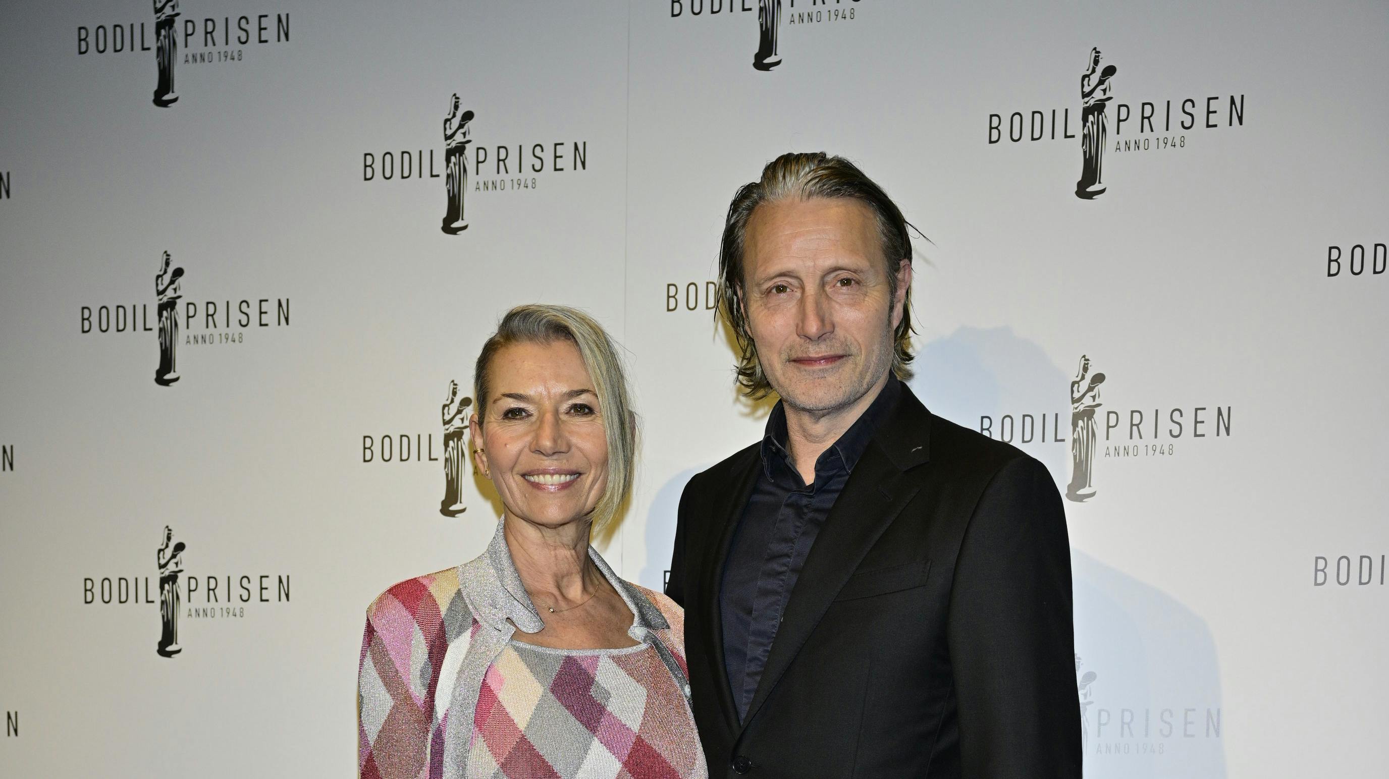 Mads Mikkelsen og konen, Hanne, har netop anskaffet sig et nyt sommerhus.