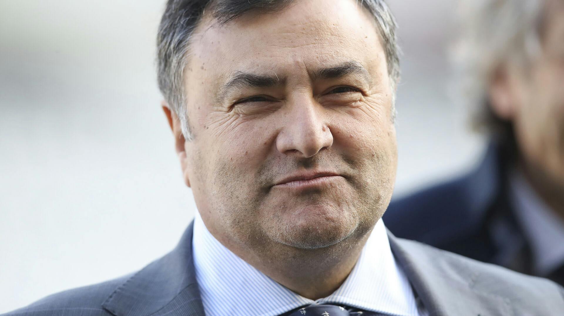 Fiorentina-direktør Joe Barone har mistet livet.