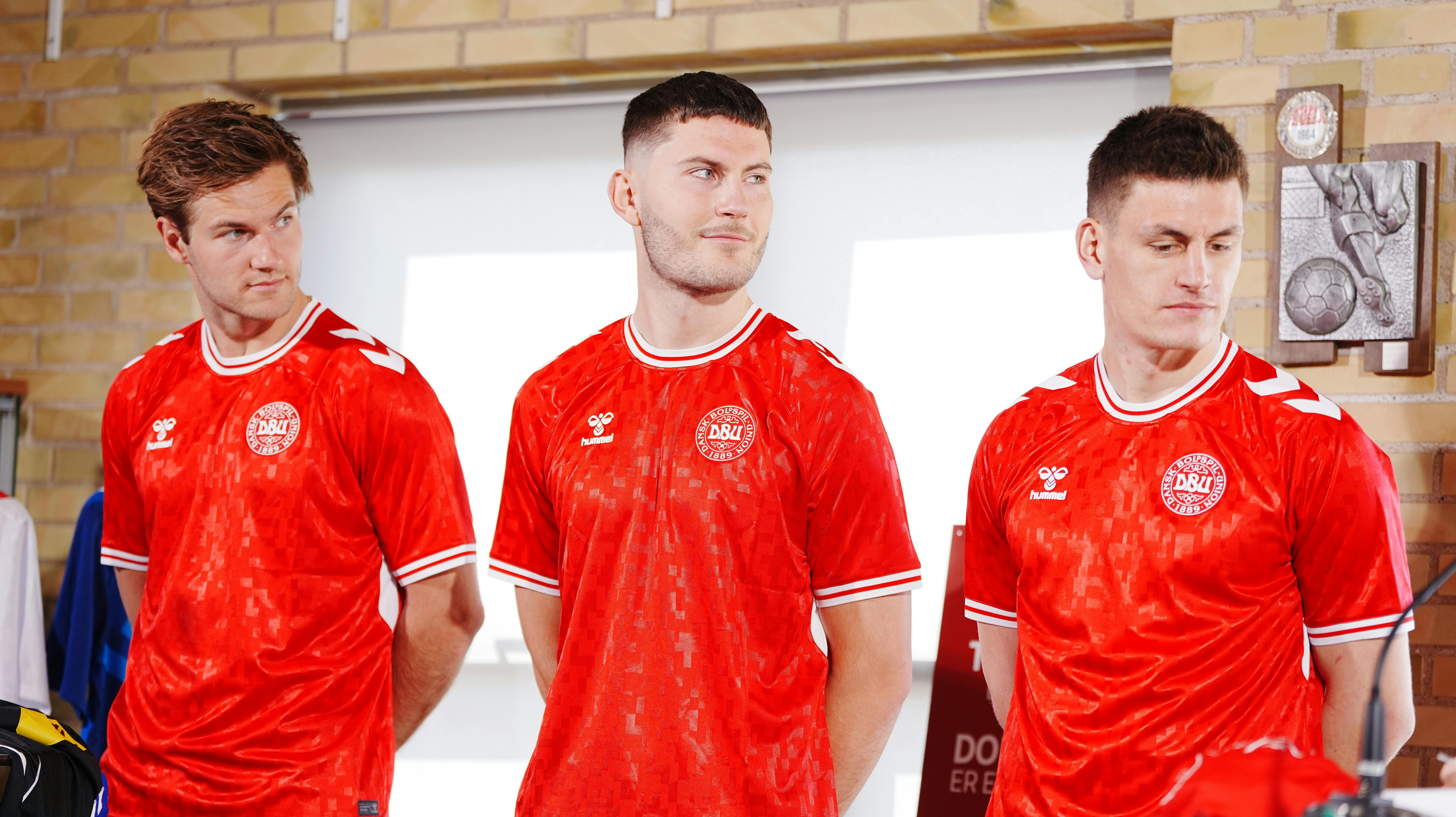 Joachim Andersen, Jonas Wind og Joachim Maehle står her i de nye trøjer.