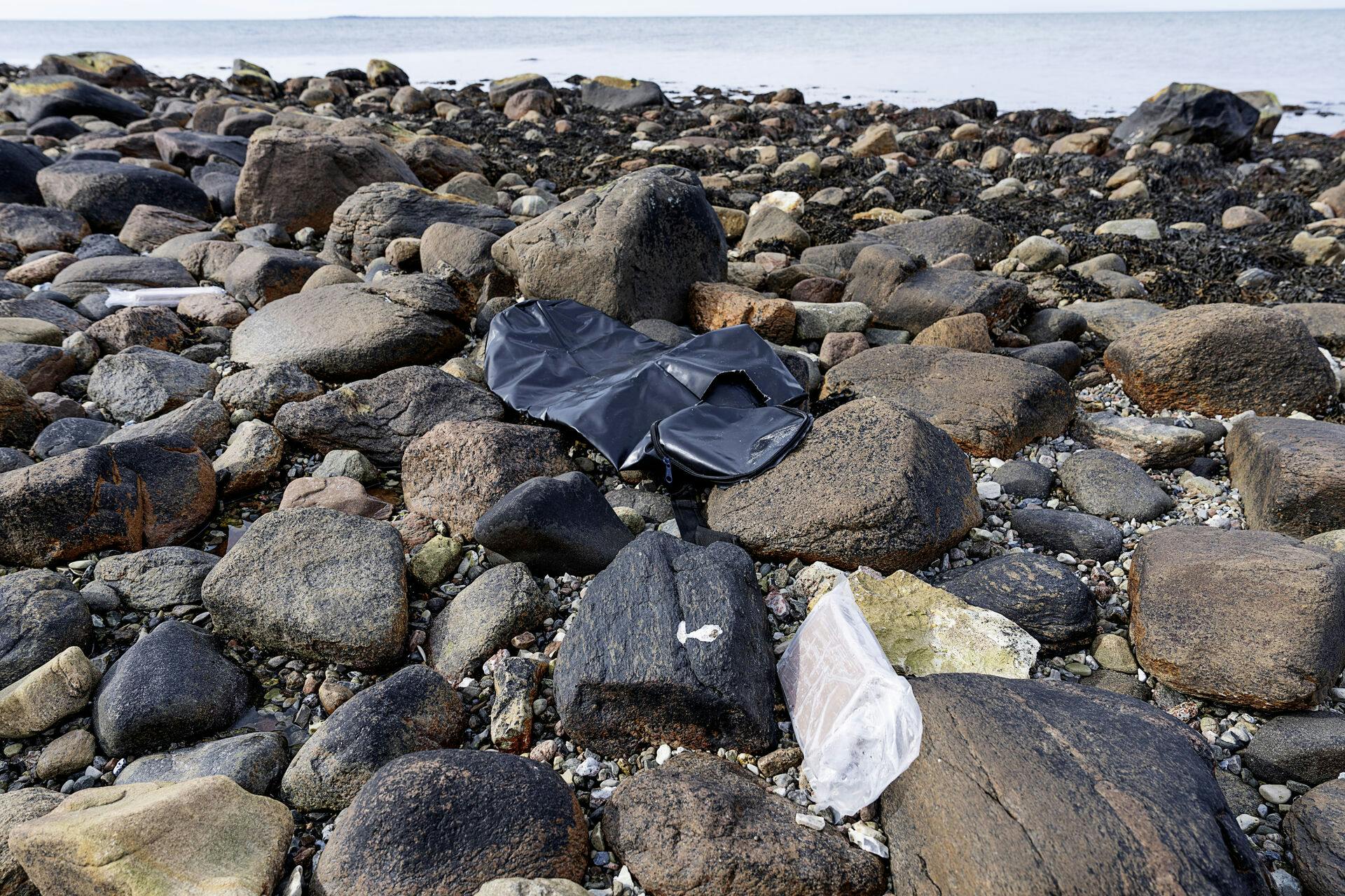 Det har været et noget så sjældent syn ved flere kyster i Nordvestsjælland. Et hav af pakker med narko er skyllet i land. 