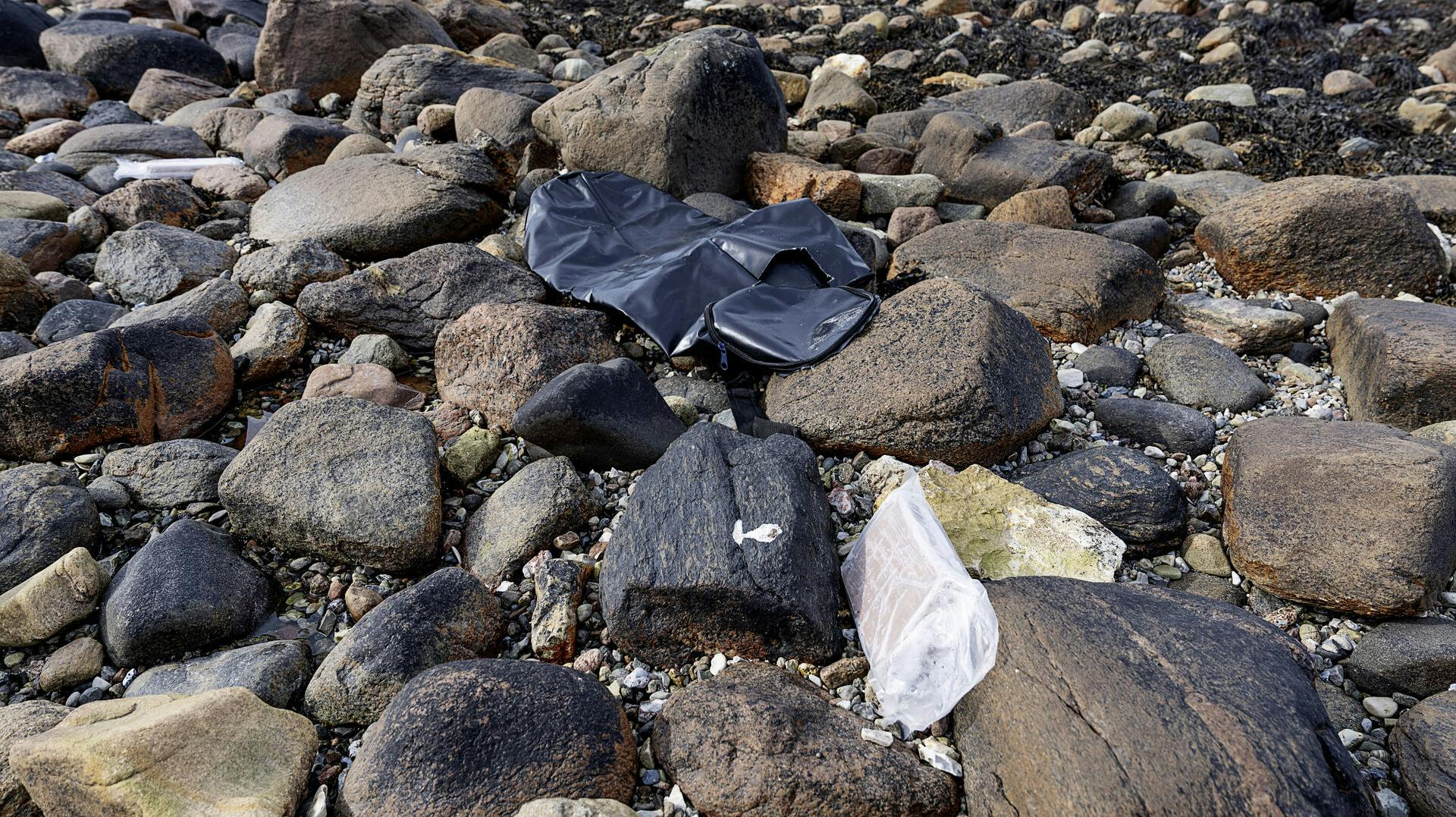 Det har været et noget så sjældent syn ved flere kyster i Nordvestsjælland. Et hav af pakker med narko er skyllet i land.