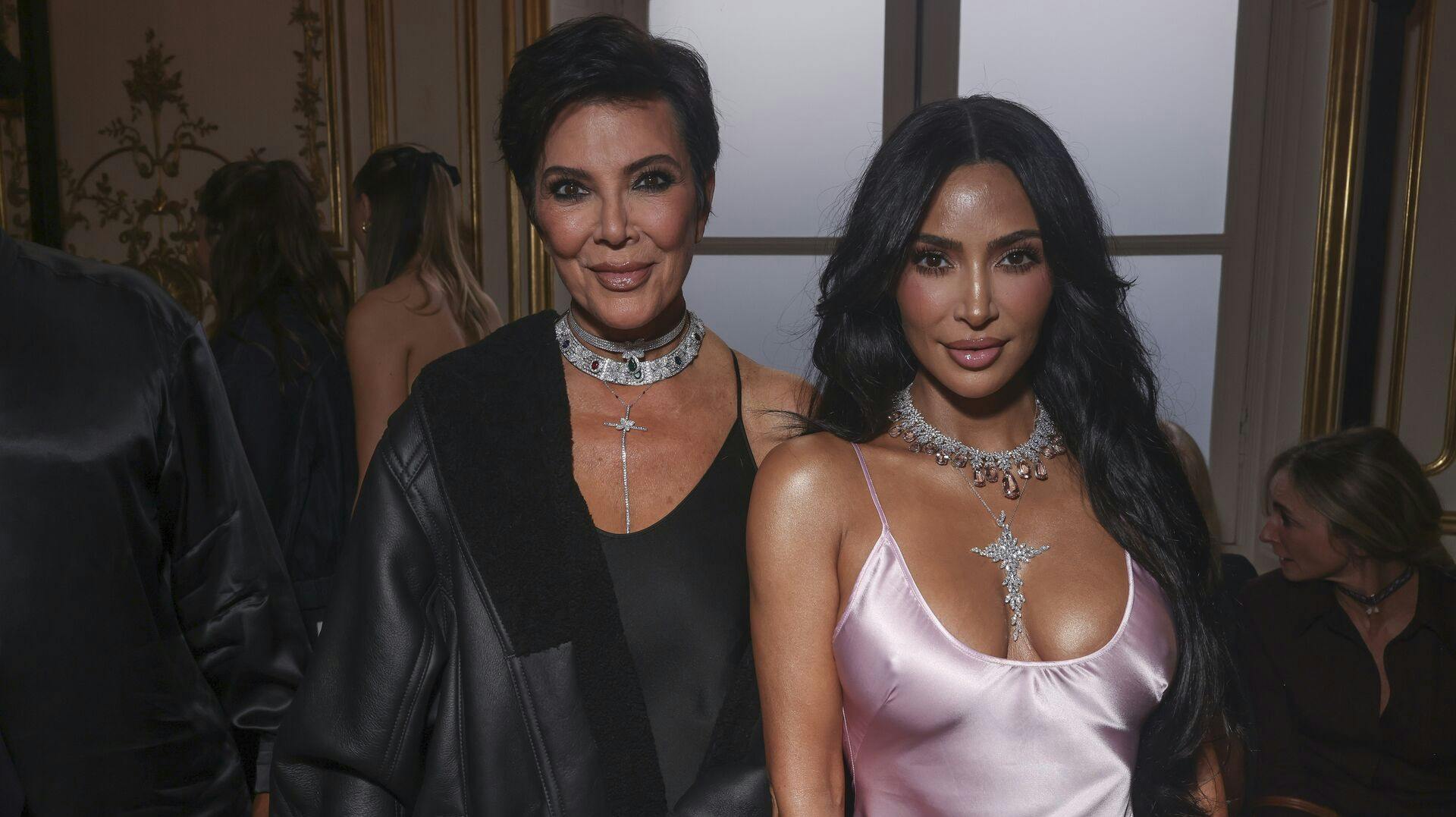 Kris Jenners søster Karen gik bort mandag. Det afslører Jenner-overhovedet på Instagram.