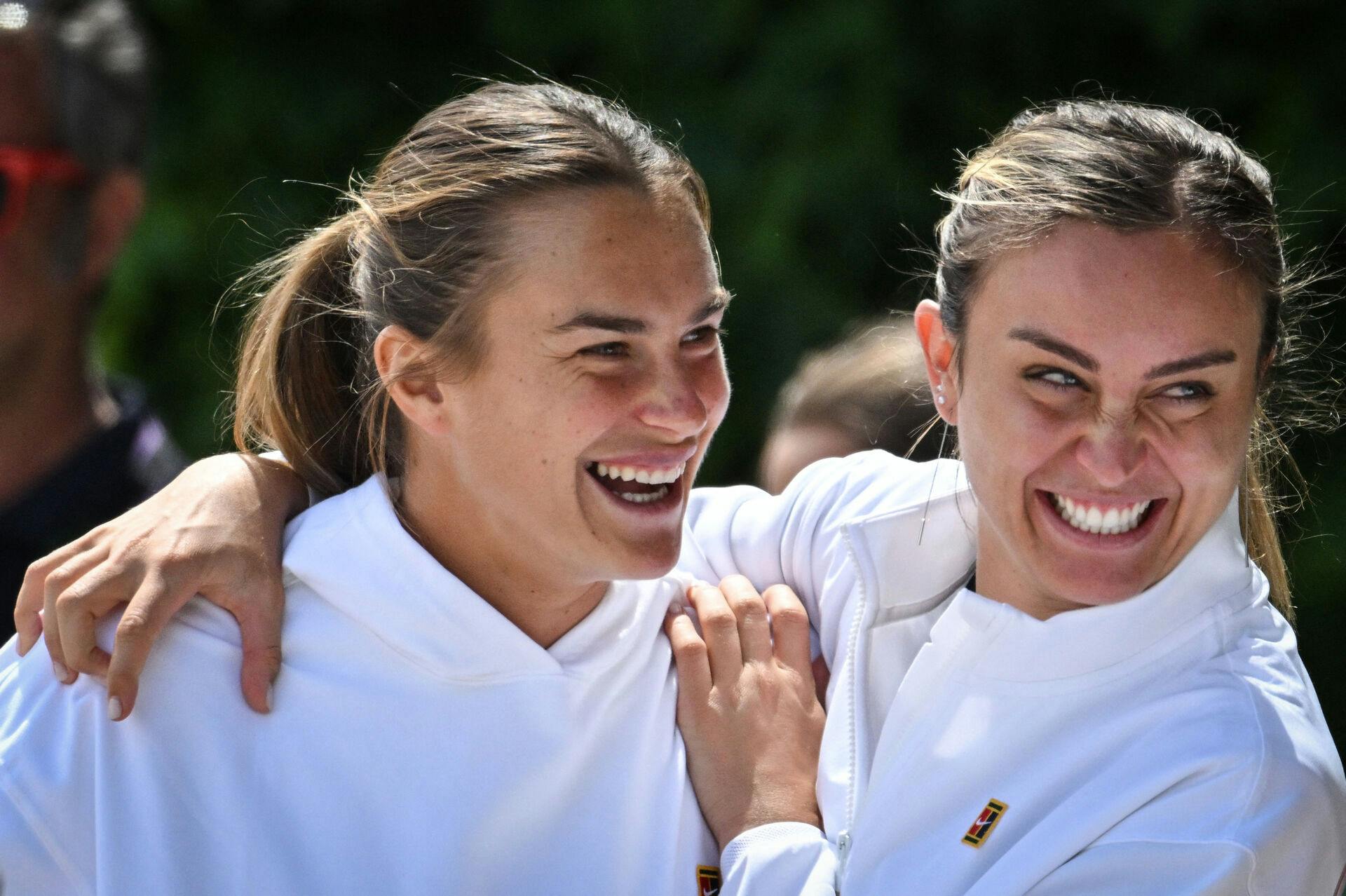 Aryna Sabalenka og Paula Badosa er konkurrenter på banen. Men uden for er de bedste veninder.&nbsp;