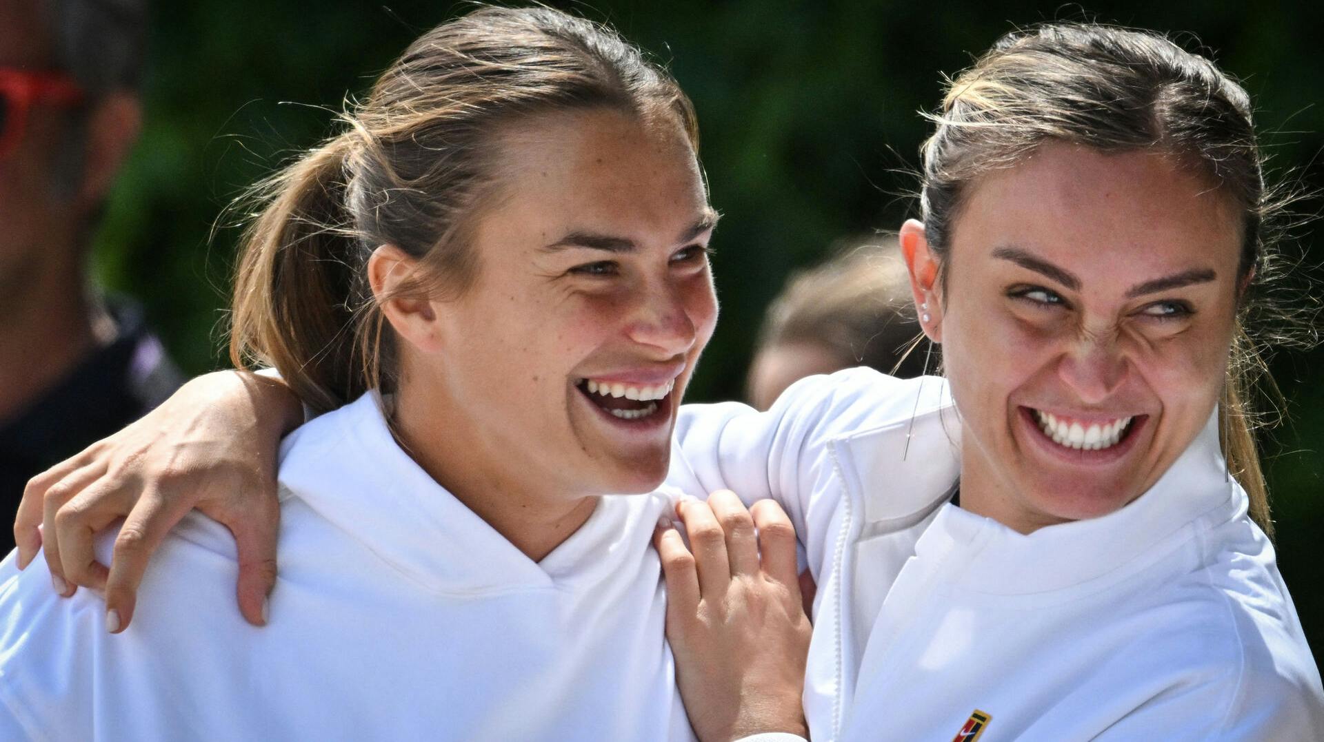 Aryna Sabalenka og Paula Badosa er konkurrenter på banen. Men uden for er de bedste veninder. 