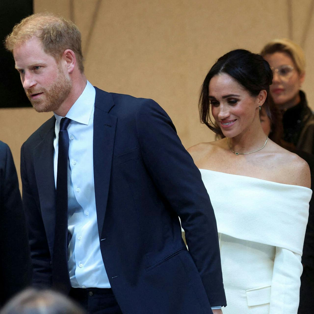 Prins Harry og Meghan risikerer nu at skulle finde et andet land at bo i.