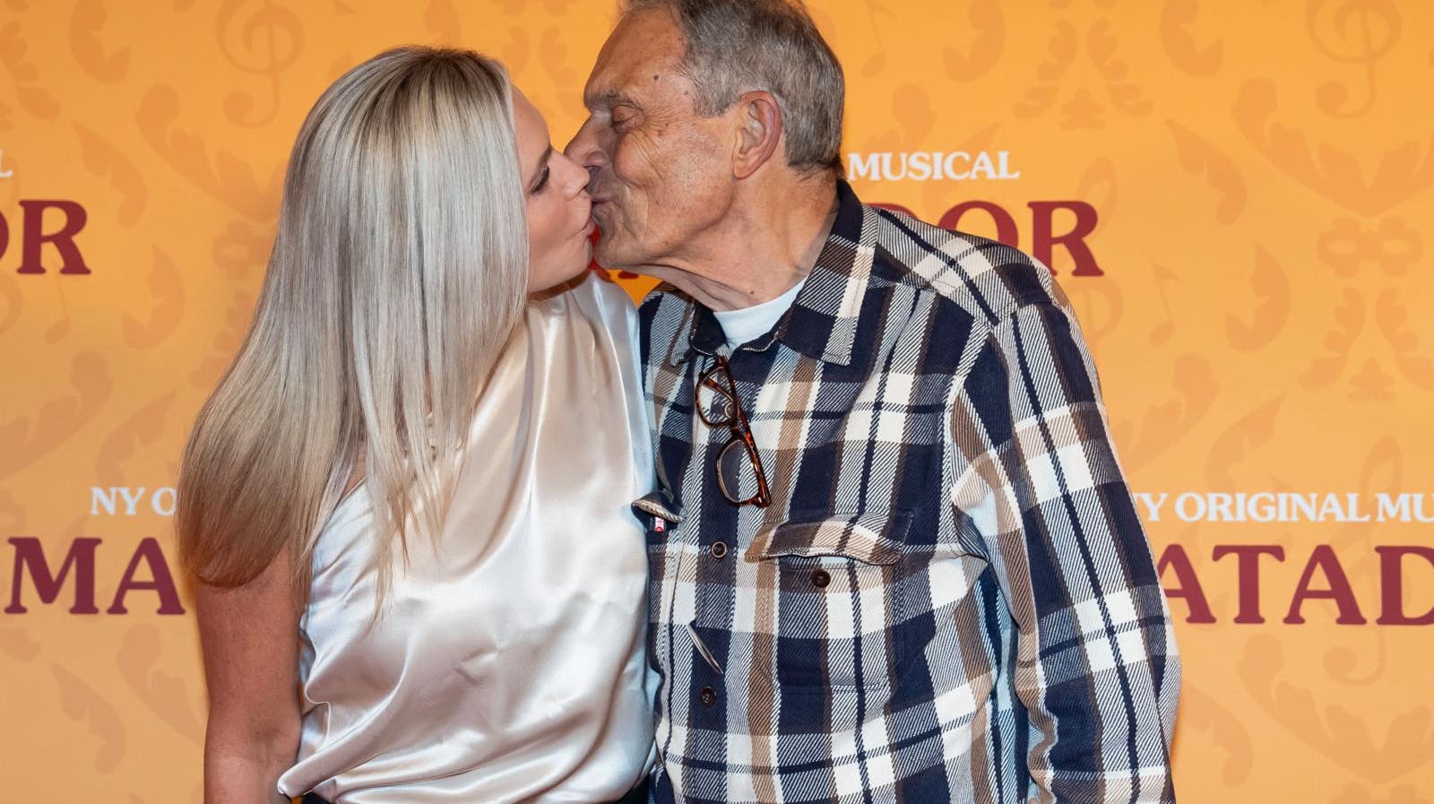 Mon ikke der falder lidt af til Janni, hvis det går godt i Karstens nye forretning?