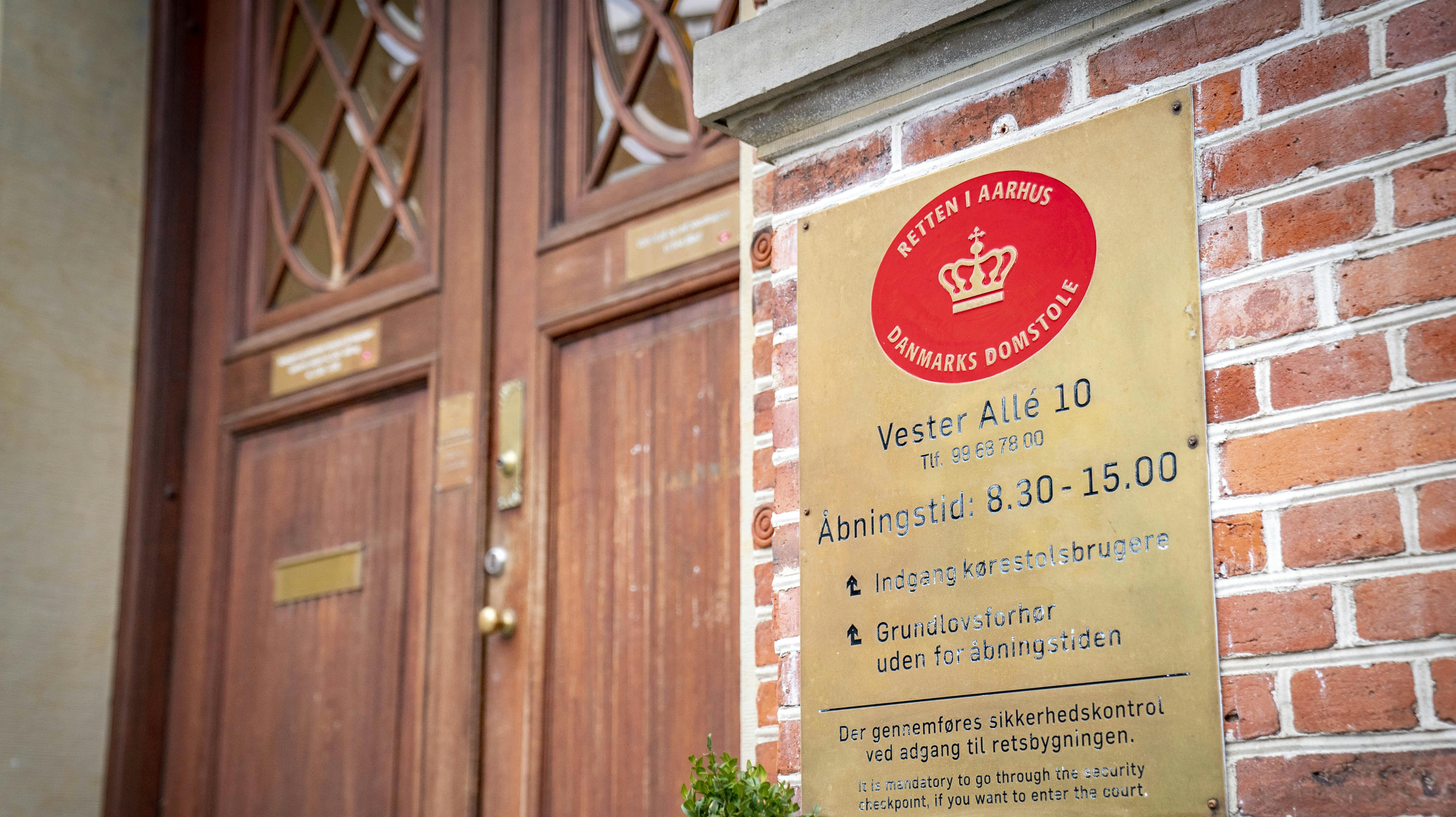 Der er netop faldet dom i Retten i Aarhus.