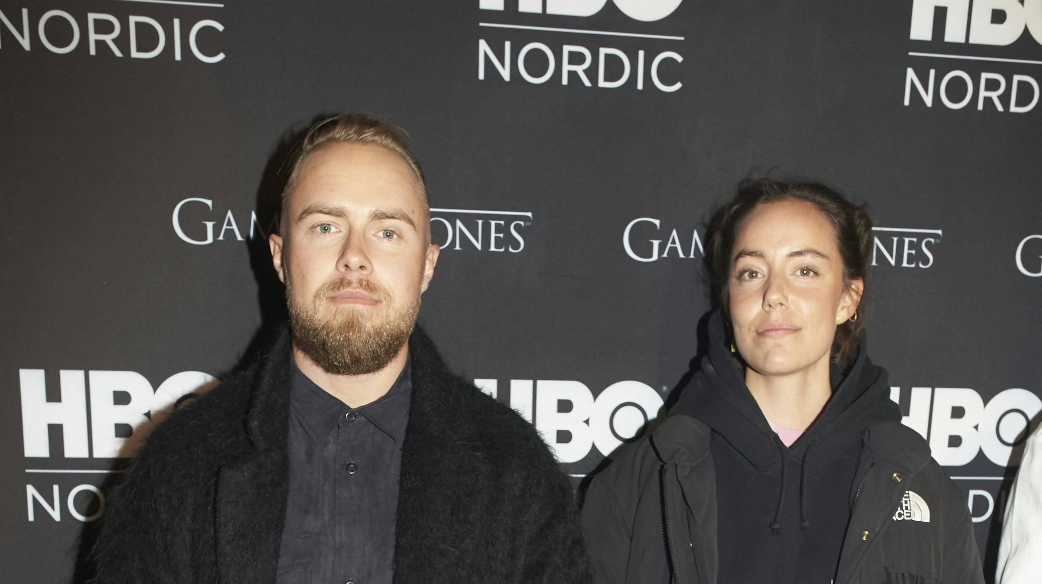 Peter Falktoft er 38 år gammel. Anna Frank Falktoft er 33 år gammel.