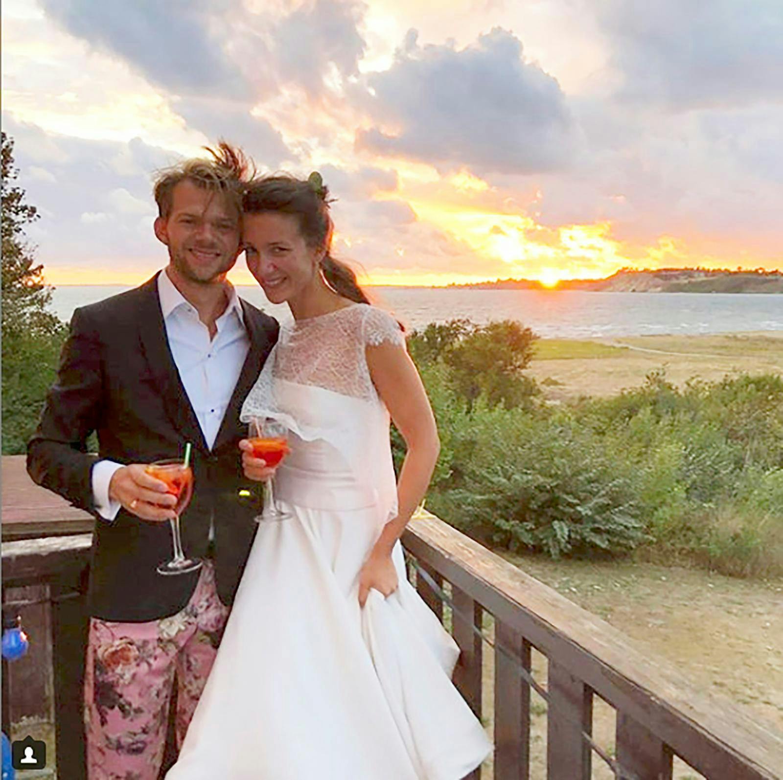 Det var som taget ud af en ”Badehotellet”-kulisse, da Sigurd i 2018 sagde ja til hustruen Sidsel Brandt Hasberg i nordsjællandske Kulhuse.