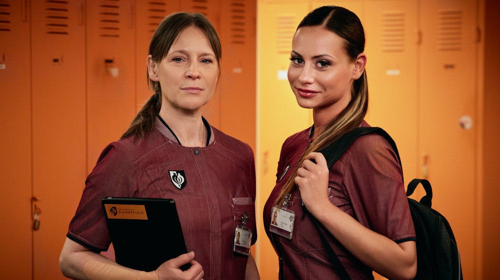 Serien, der har fået arbejdstitlen "SOSU", ventes at få premiere på TV 2 og TV 2 Play i 2026.