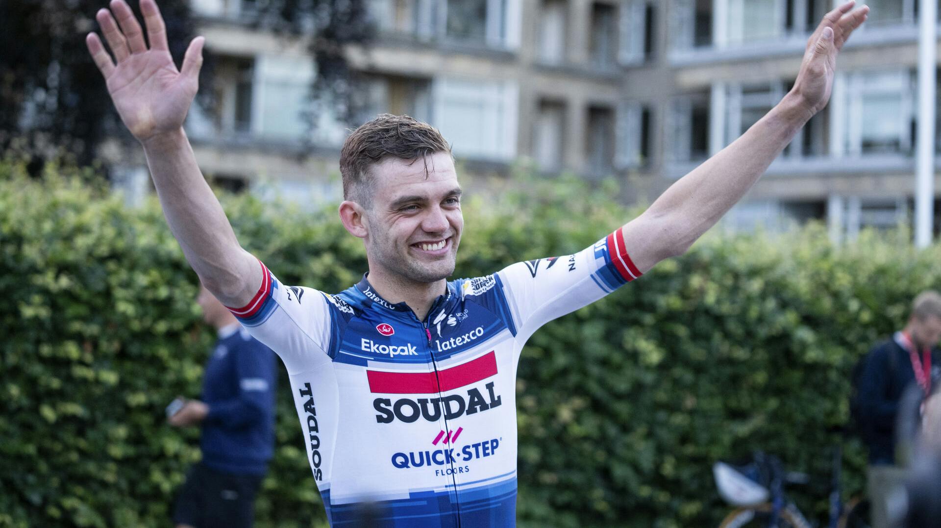 Kasper Asgreen lader sig hylde – Mændenes DM enkeltstart i Aalborg torsdag den 22. juni 2023. Kasper Asgreen vinder DM-guld, Mattias Skjelmose Jenser sølv og Mikkel Bjerg bronze i DM enkeltstart 2023.