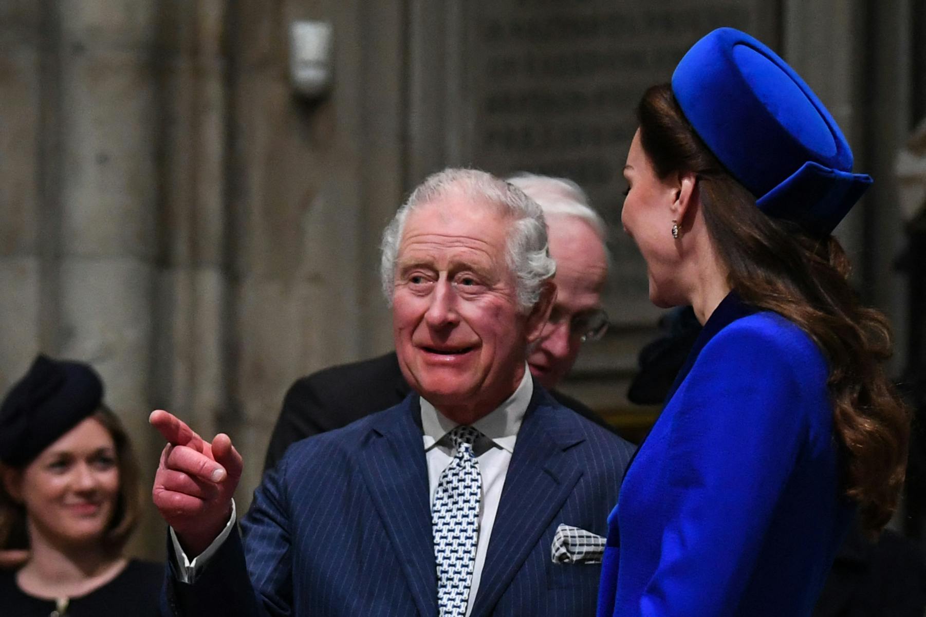 Kong Charles er stolt af prinsesse Kate, som fredag aften har fortalt om den kræftsygdom, der har holdt hende væk fra offentligheden i en længere periode.