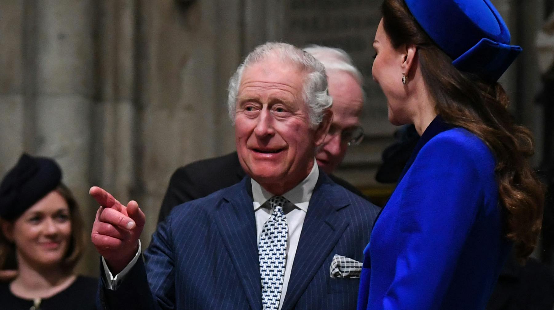 Kong Charles er stolt af prinsesse Kate, som fredag aften har fortalt om den kræftsygdom, der har holdt hende væk fra offentligheden i en længere periode.