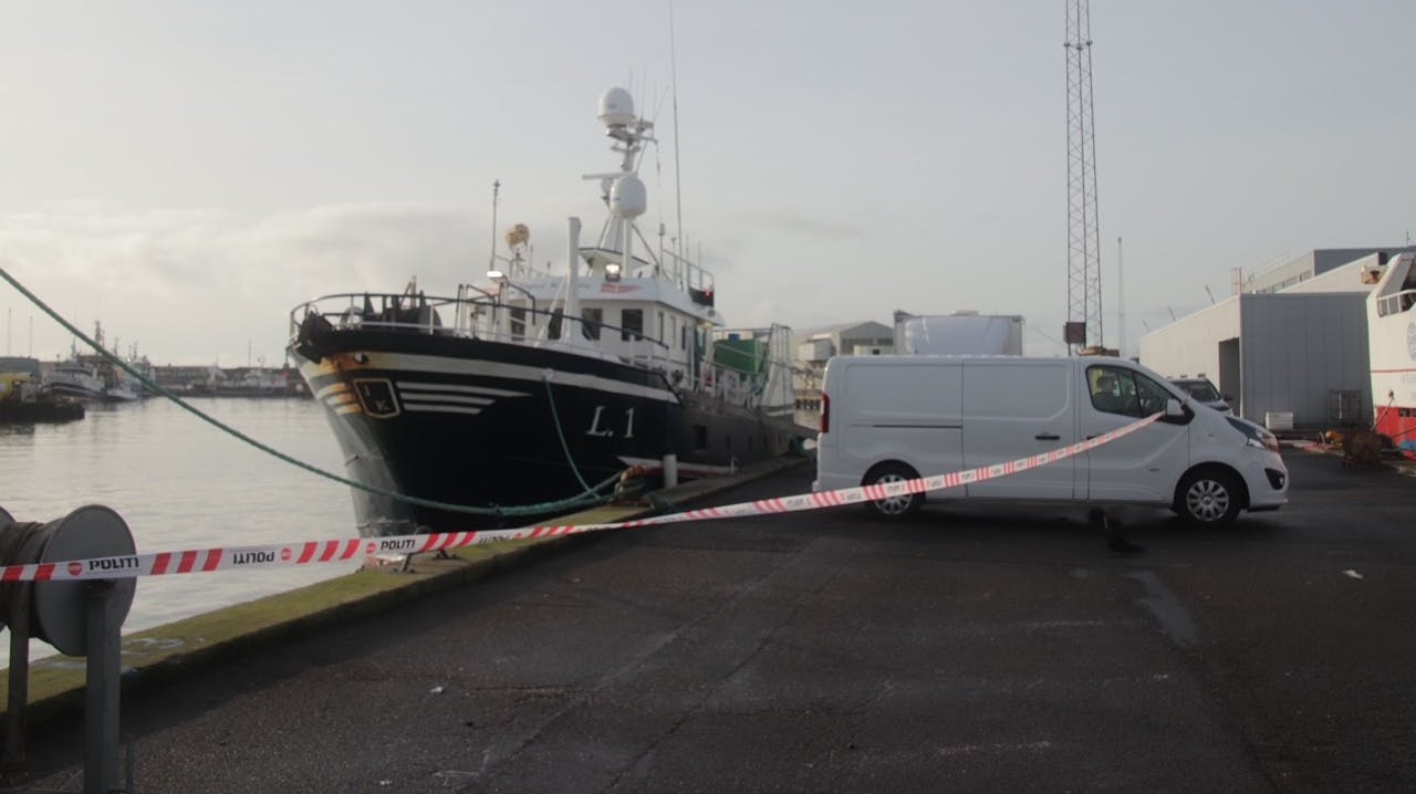 Fem mænd er nu blevet tiltalt for at have taget livet af en mand på fiskekutteren "Inger Katrine". Det påståede drab fandt sted i januar sidste år.