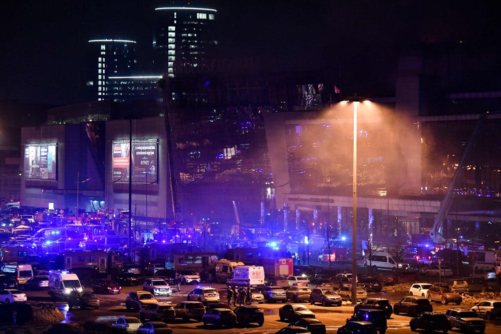 Det var i Crocus City Hall i Moskva, at et angreb fredag aften fandt sted. Nu reageres der fra dansk hold.&nbsp;&nbsp;
