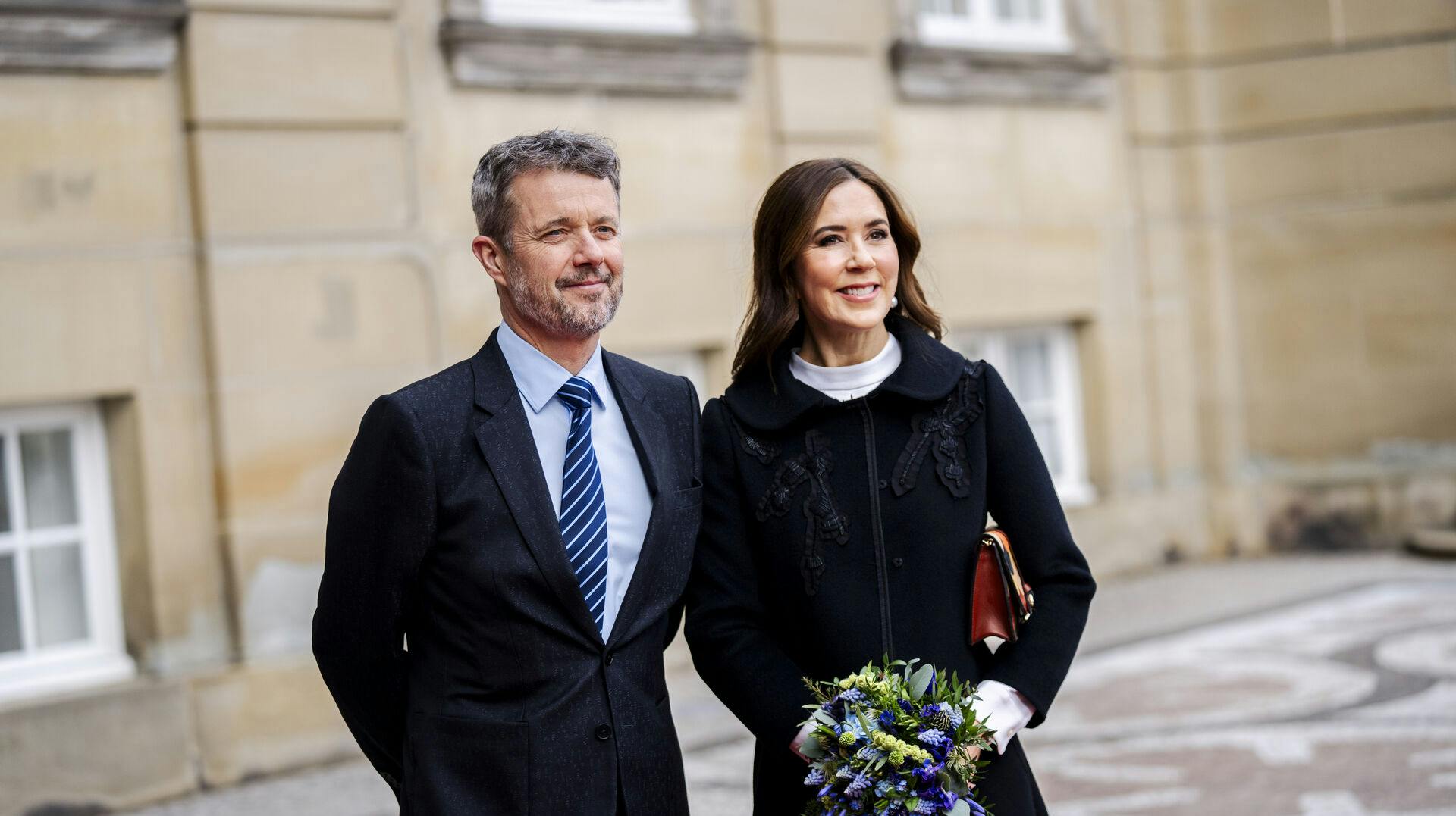 Kong Frederik er 55 år gammel. Dronning Mary er 52 år gammel.