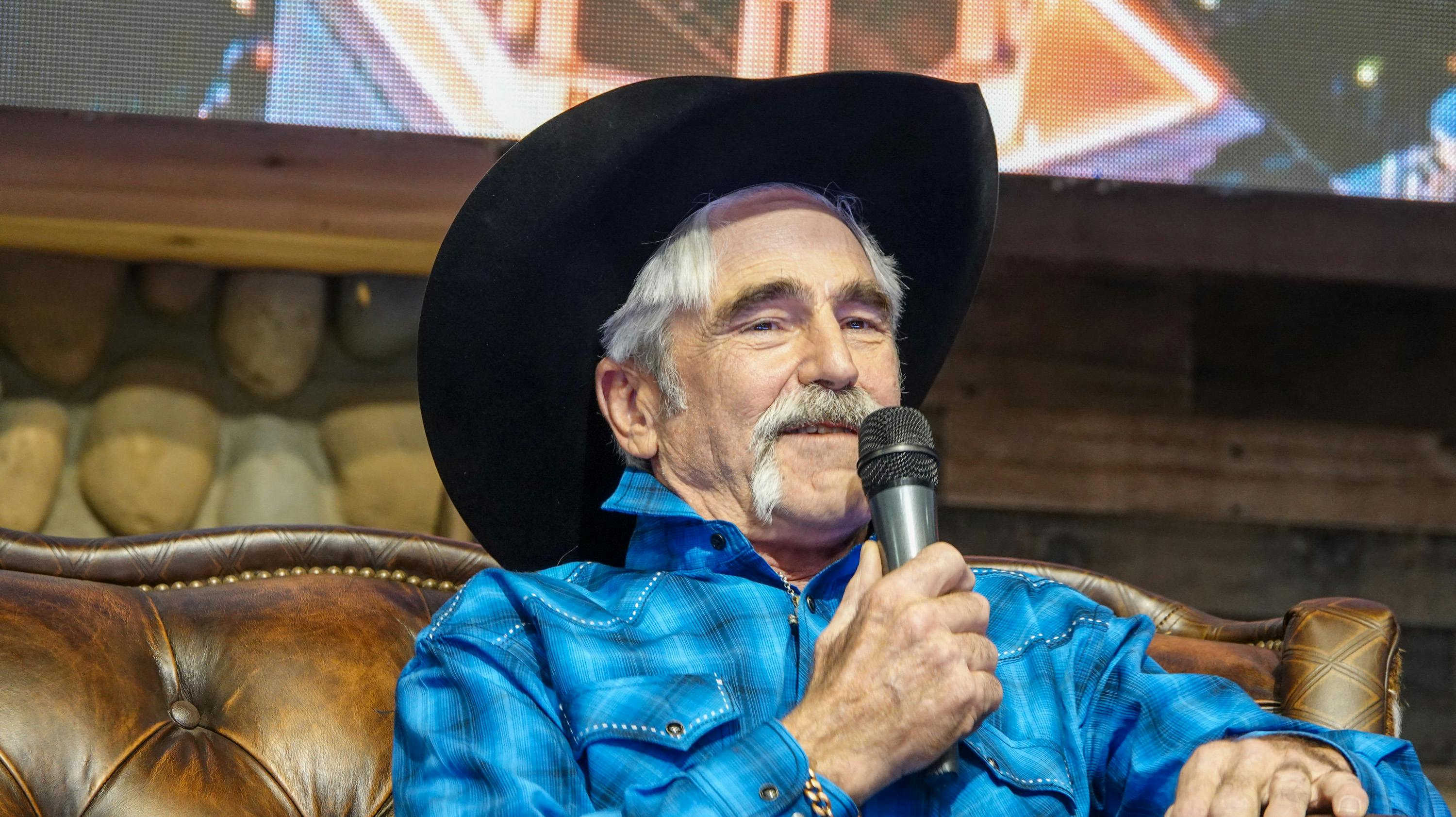 Forrie J. Smith er 65 år gammel.