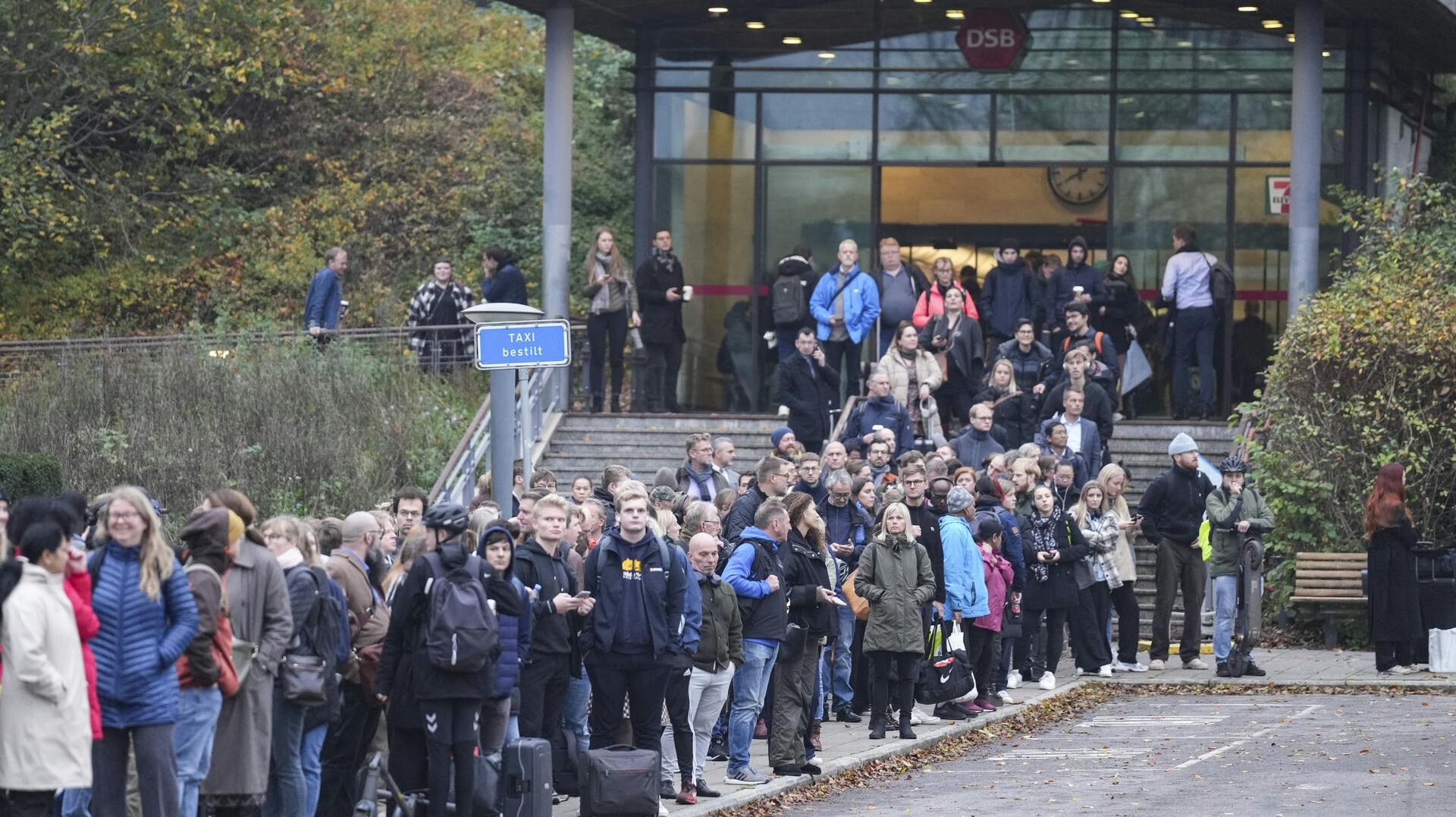 Kender du fornemmelsen? I påsken rammer den her situation flere jyske togstationer på grund af sporarbejde.