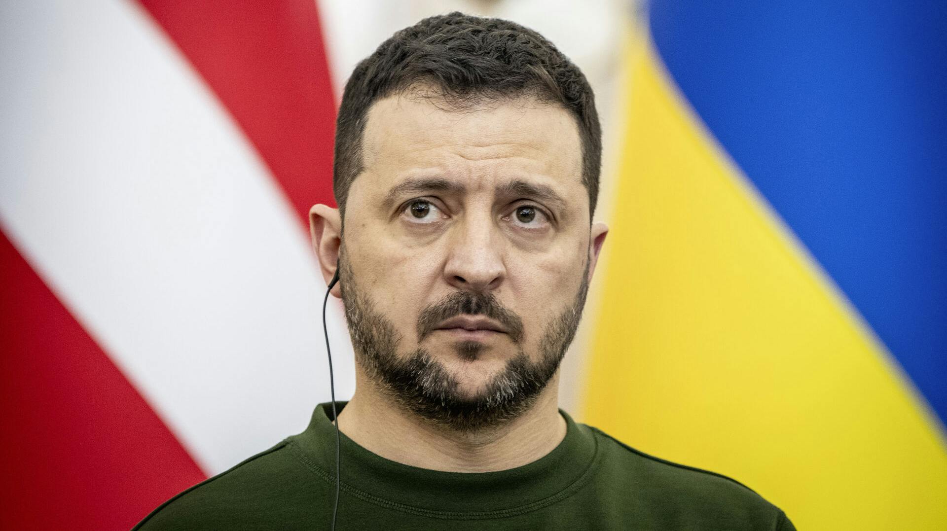 Volodymyr Zelenskyj udtaler, at han regner med at høre fra Trump i januar.