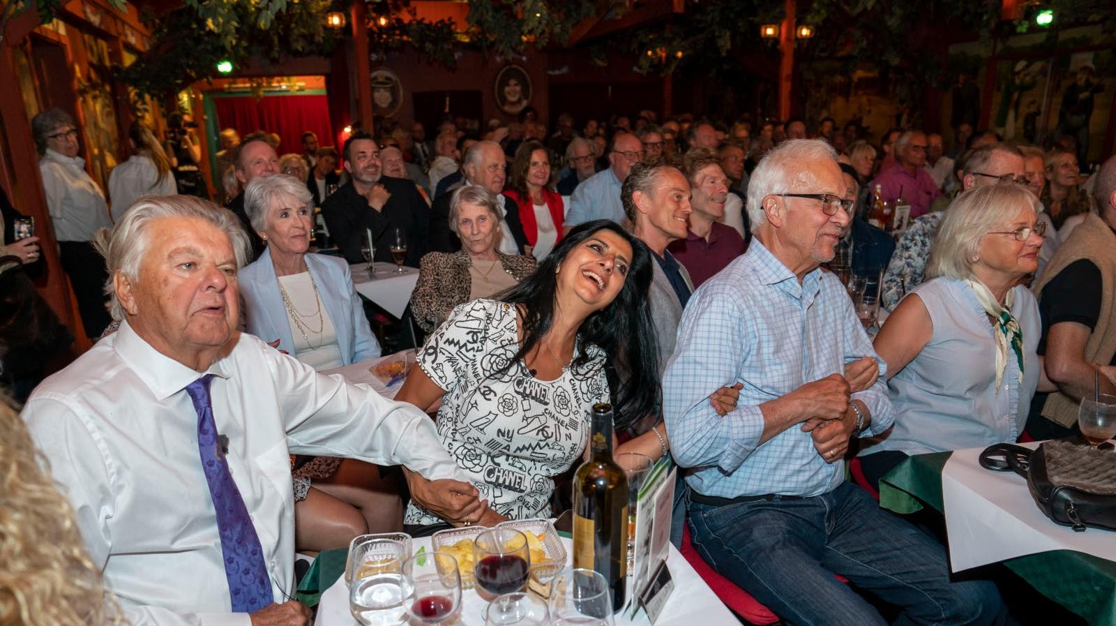 Er Christian Kjær så svagelig, at han ikke kan overskue de beslutninger, han træffer med hjælp fra konen Susan Astani? Ja, mener Nordea, der smækkede kassen i og stoppede samarbejdet med den kendte rigmand.