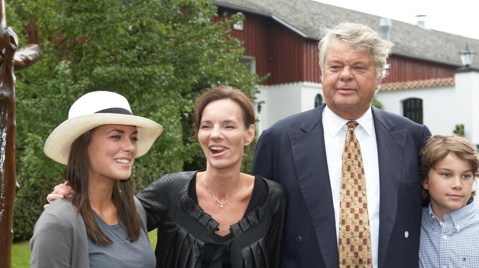 Sådan så det ud, da familiens idyl var intakt. Men så fandt Christian Kjær en ny kone og fik et barn - siden har alt været i kaos.