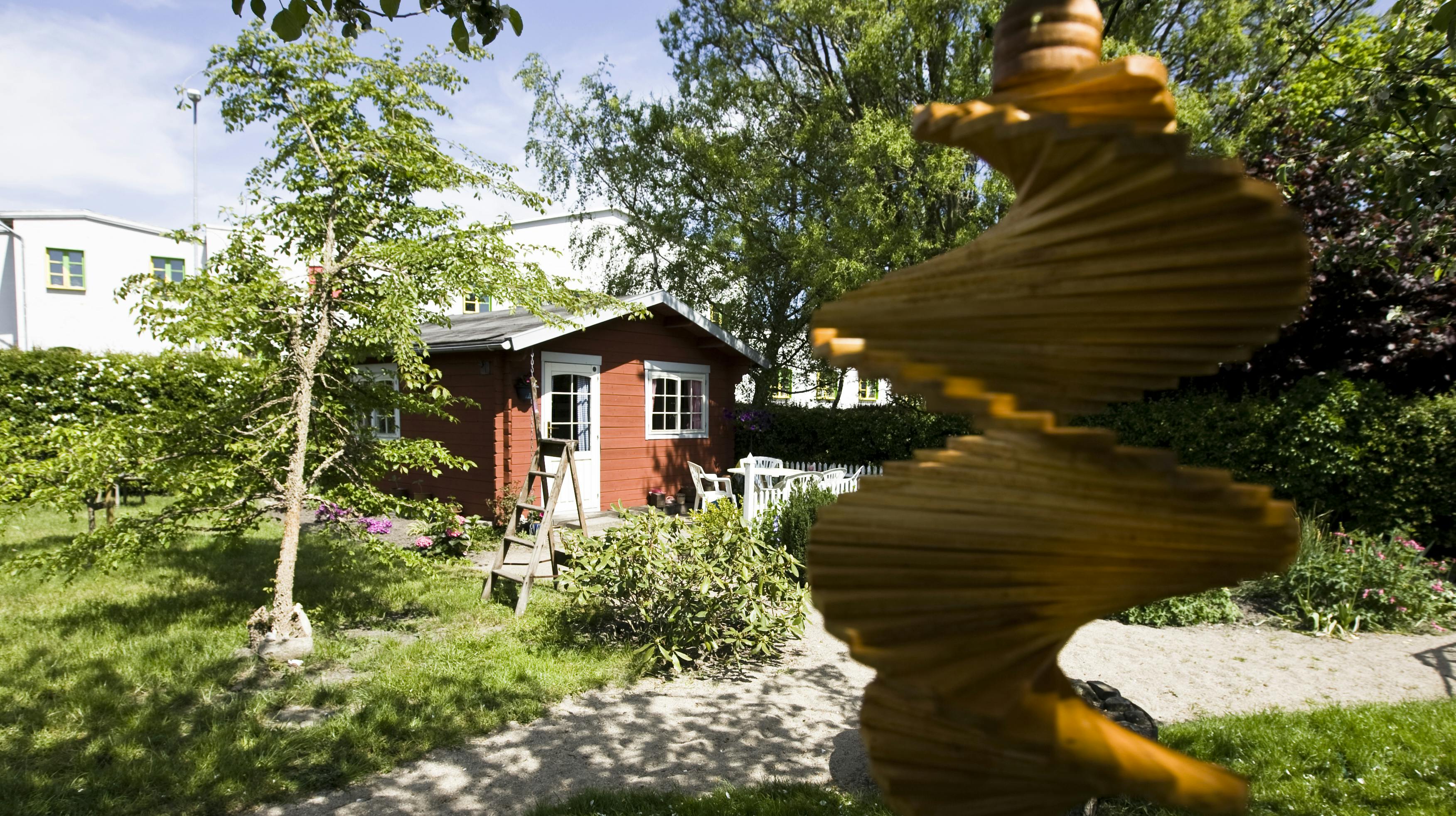 Kolonihaven er forbundet med hygge og dansk idyl - nu vil skattefar have en større del af kagen.