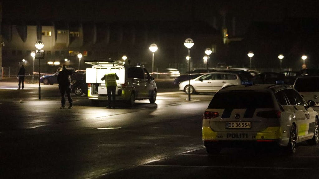 Københavns Politi blev fredag aften sat på arbejde, da to personer blev afleveret af deres pårørende på hospitalet med knivstik. (Arkivfoto).